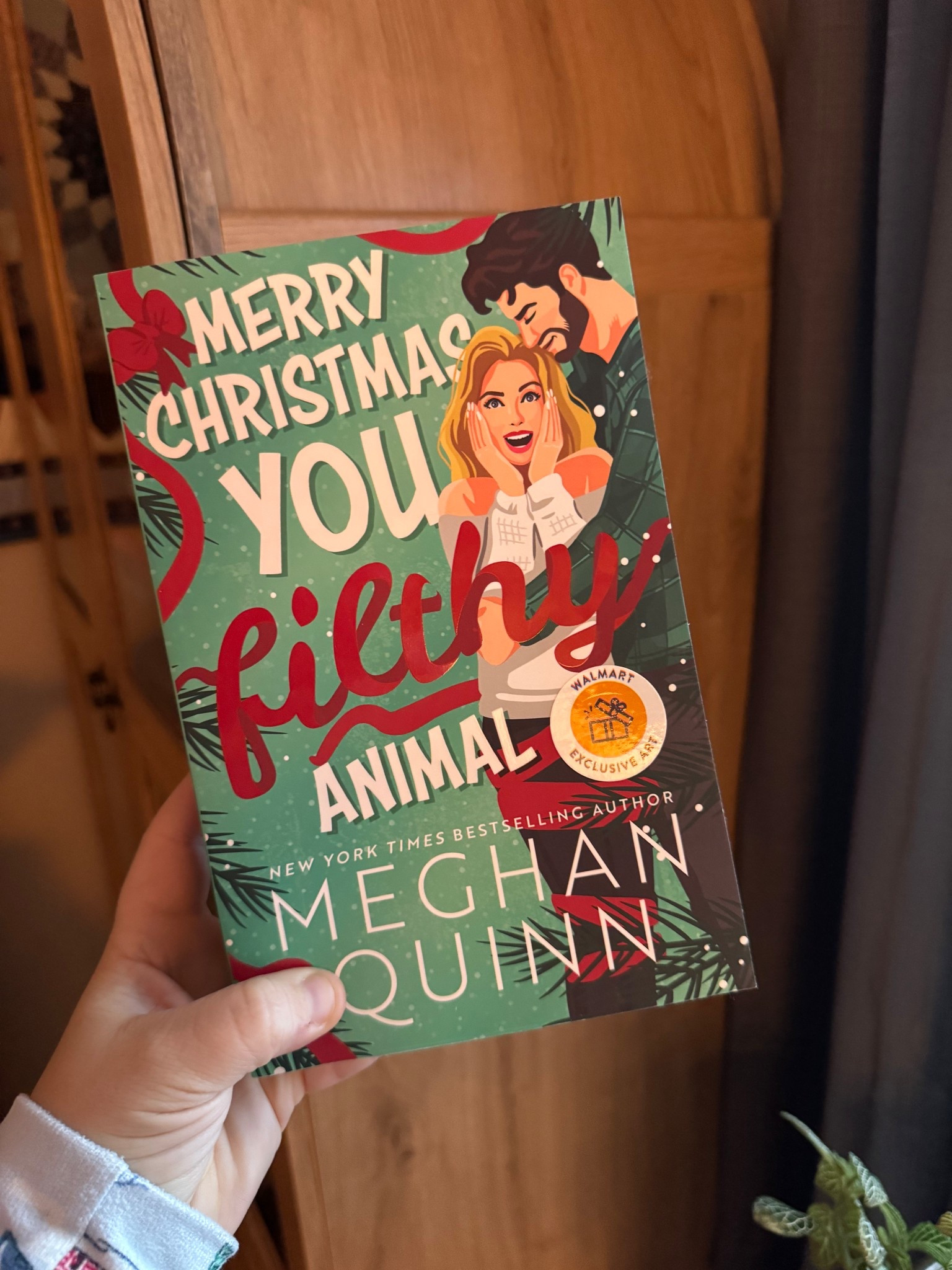 If you know me, you know that Home Alone is my favorite movie ever. So this book was a must read for me! I loved all the little nods to the movie! 

⭐️⭐️⭐️⭐️

#LTKGiftGuide #LTKstorytime #LTKHoliday