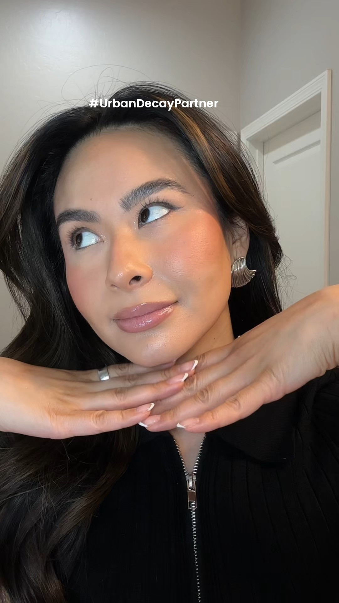 easy day-to-night makeup look. @urbandecaycosmetics 

#LOrealistar #UrbanDecayPartner #UrbanDecayEyeChallenge

This post was sponsored by Urban Decay


#LTKBeauty #LTKStyleTip