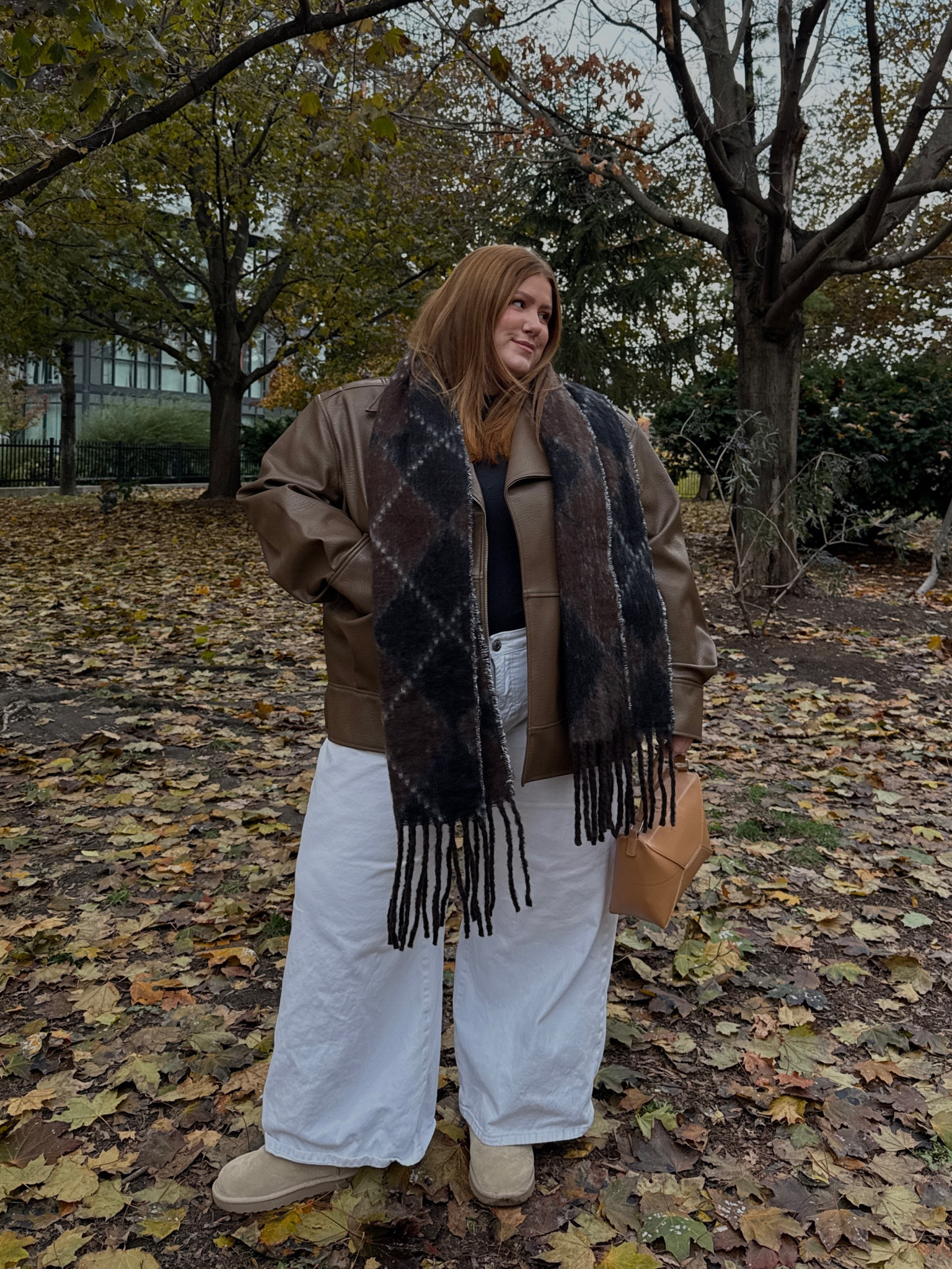 Fall ootd 

Wide wide leg jeans -US26
Brown faux leather jacket- 3X


#LTKmidsize #LTKfall #LTKplussize