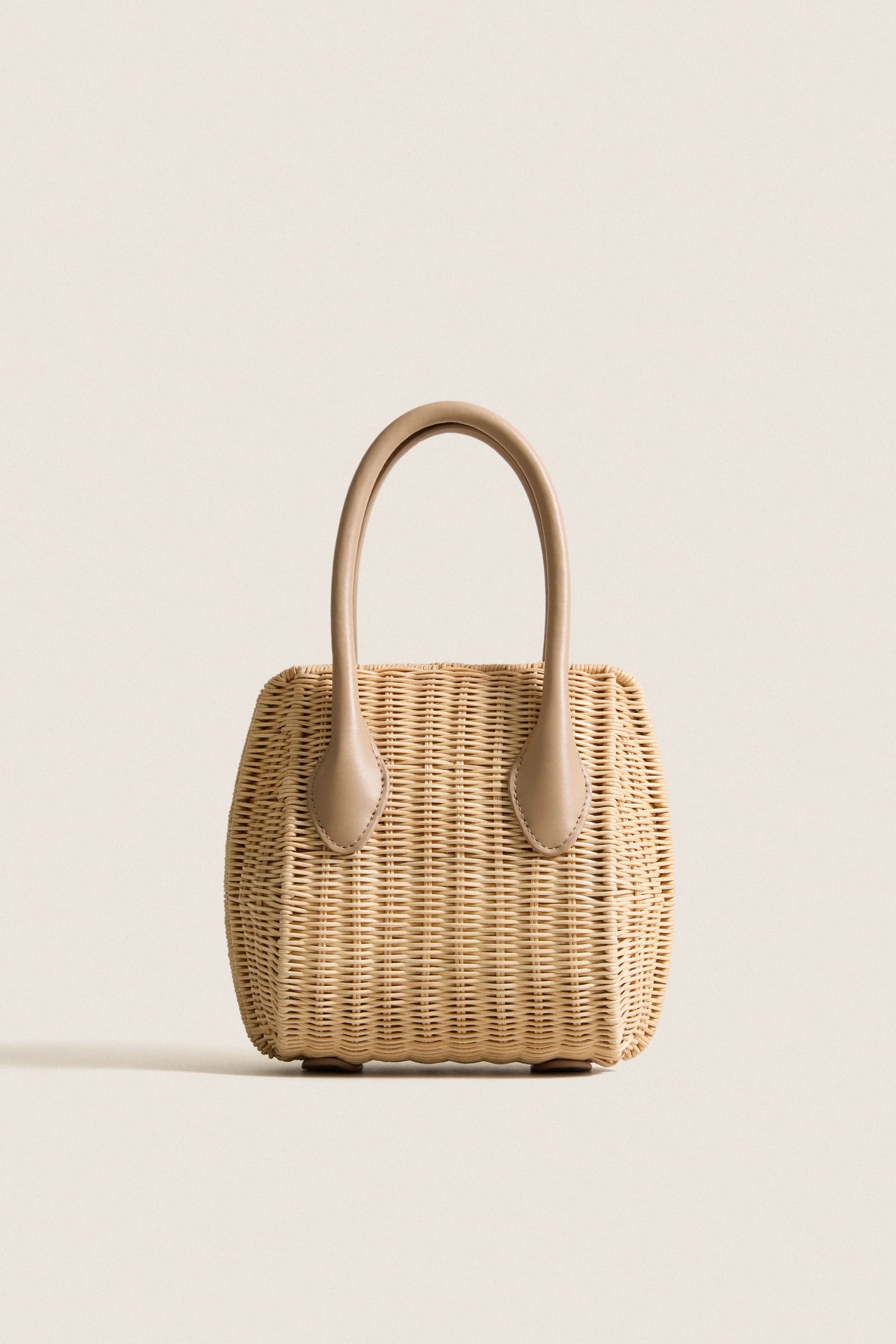 Natural Wicker Wave Top Handle Bag | Tuckernuck (US)