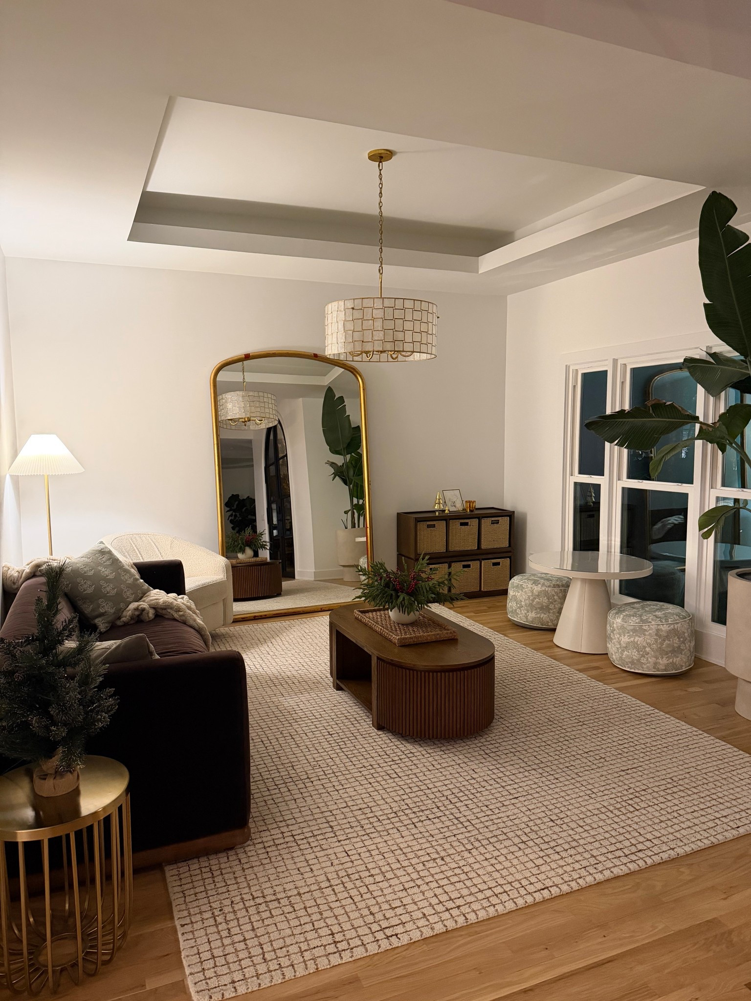 Front sitting/playroom details!