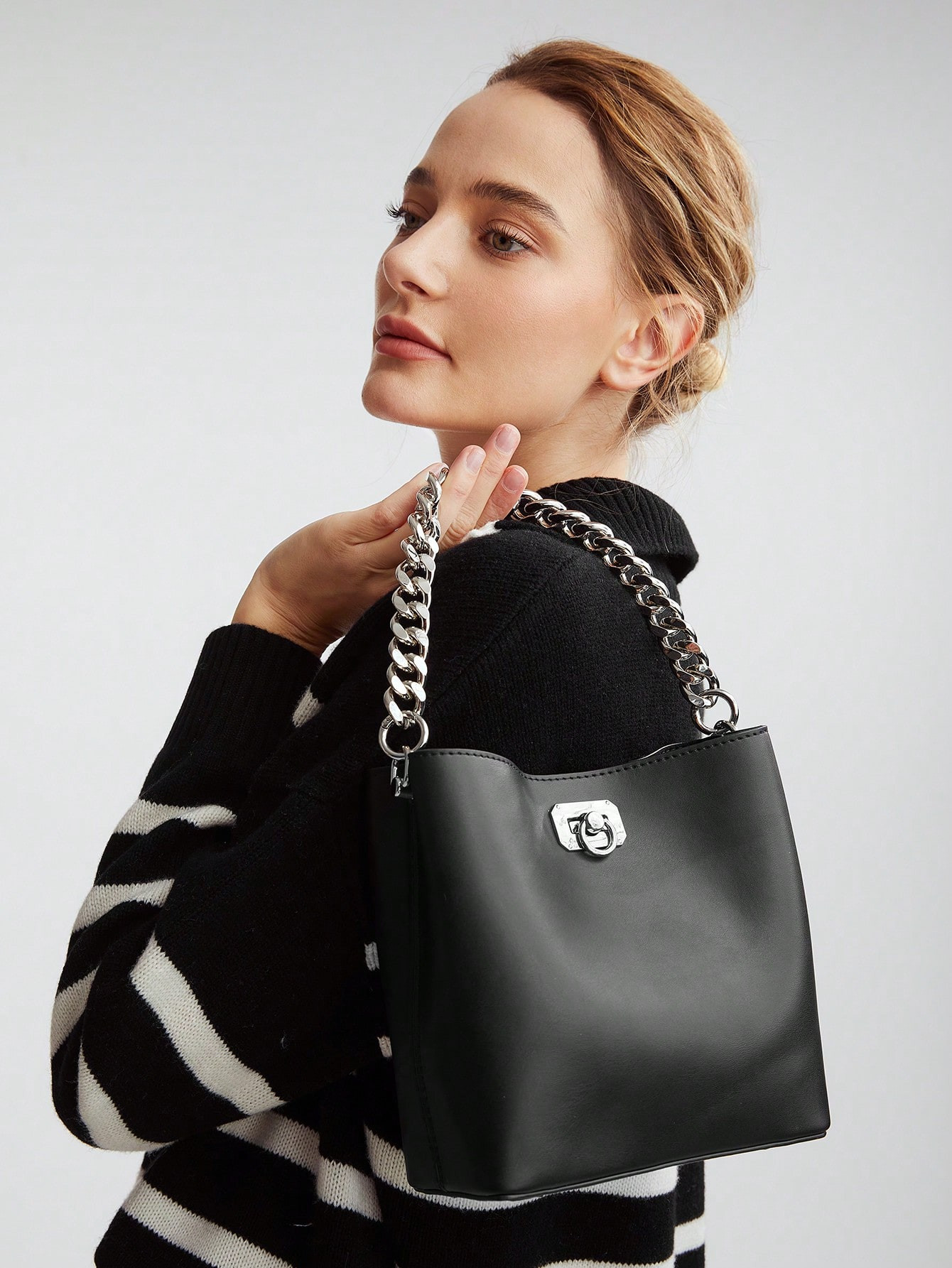 MOTF PREMIUM WOMEN'S COMMUTING MINIMALIST FASHION CHAIN TURN-LOCK BUCKET BAG | SHEIN