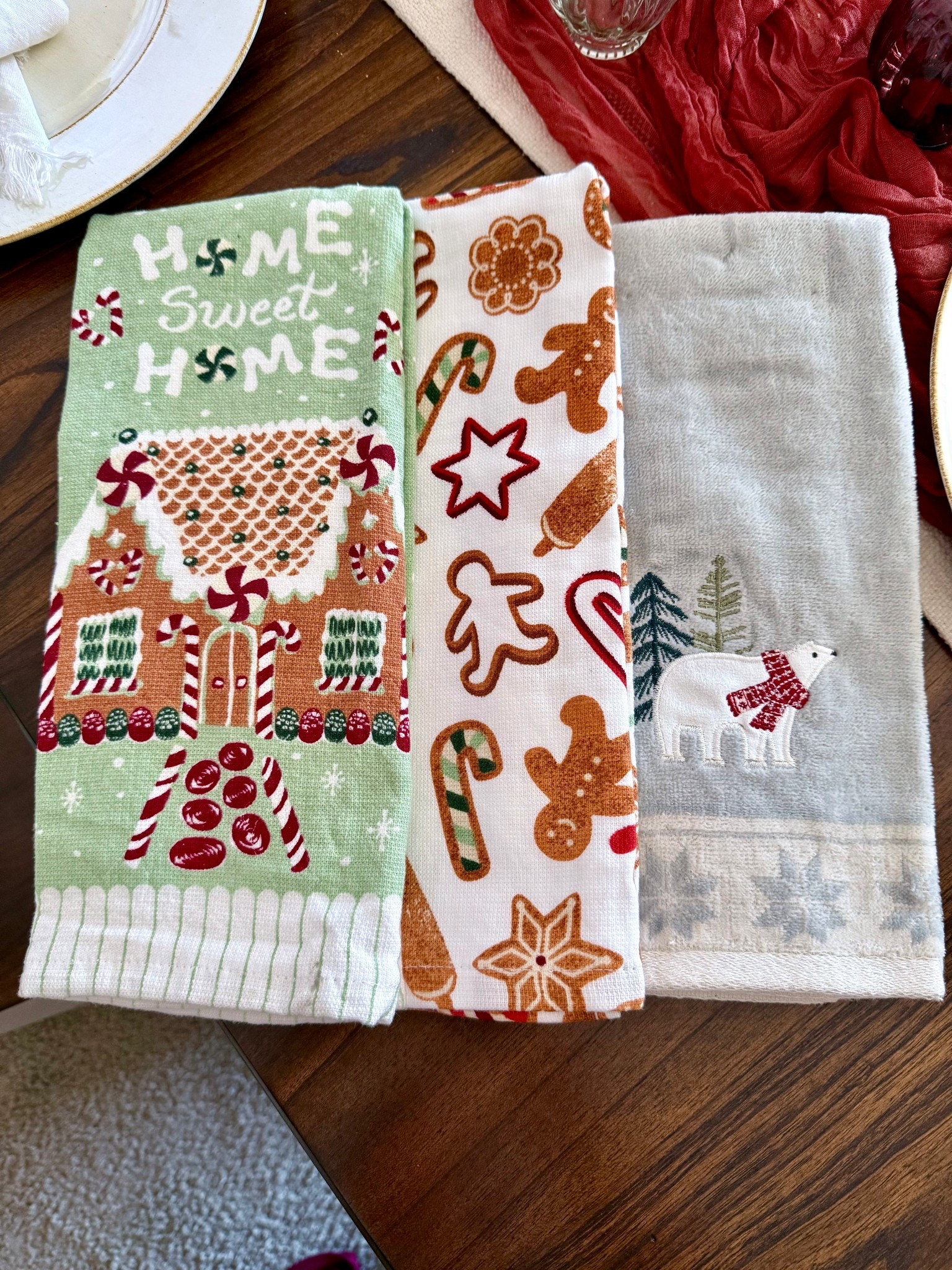 Christmas towels on sale at Kohl’s. 




Christmas gifts for hostess, gifts for her, gifts for grandma, Christmas hand towels, Christmas kitchen towels, holiday kitchen decor 

#LTKHome #LTKSeasonal #LTKHoliday #LTKGiftGuide