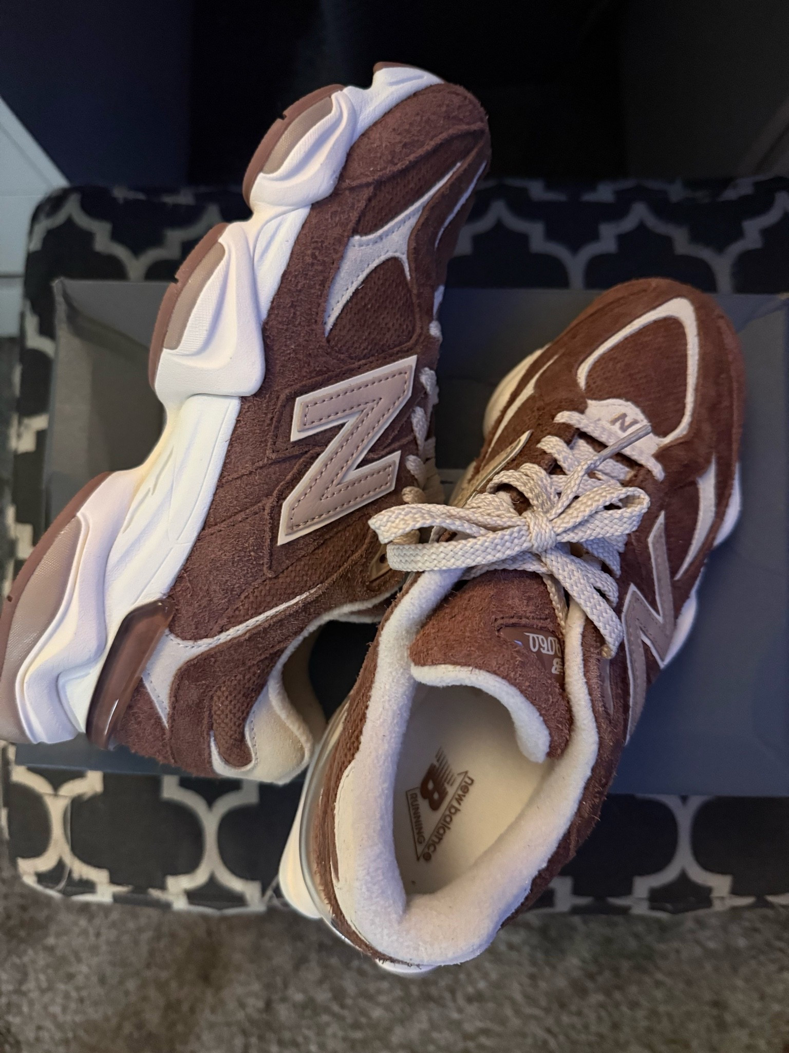 Love my new sneaks🤎👟

#LTKshoecrush
#newbalance #9060s #newsneakers #freshkicks #chocolatebrown #trendysneakers

#LTKdayinmylife