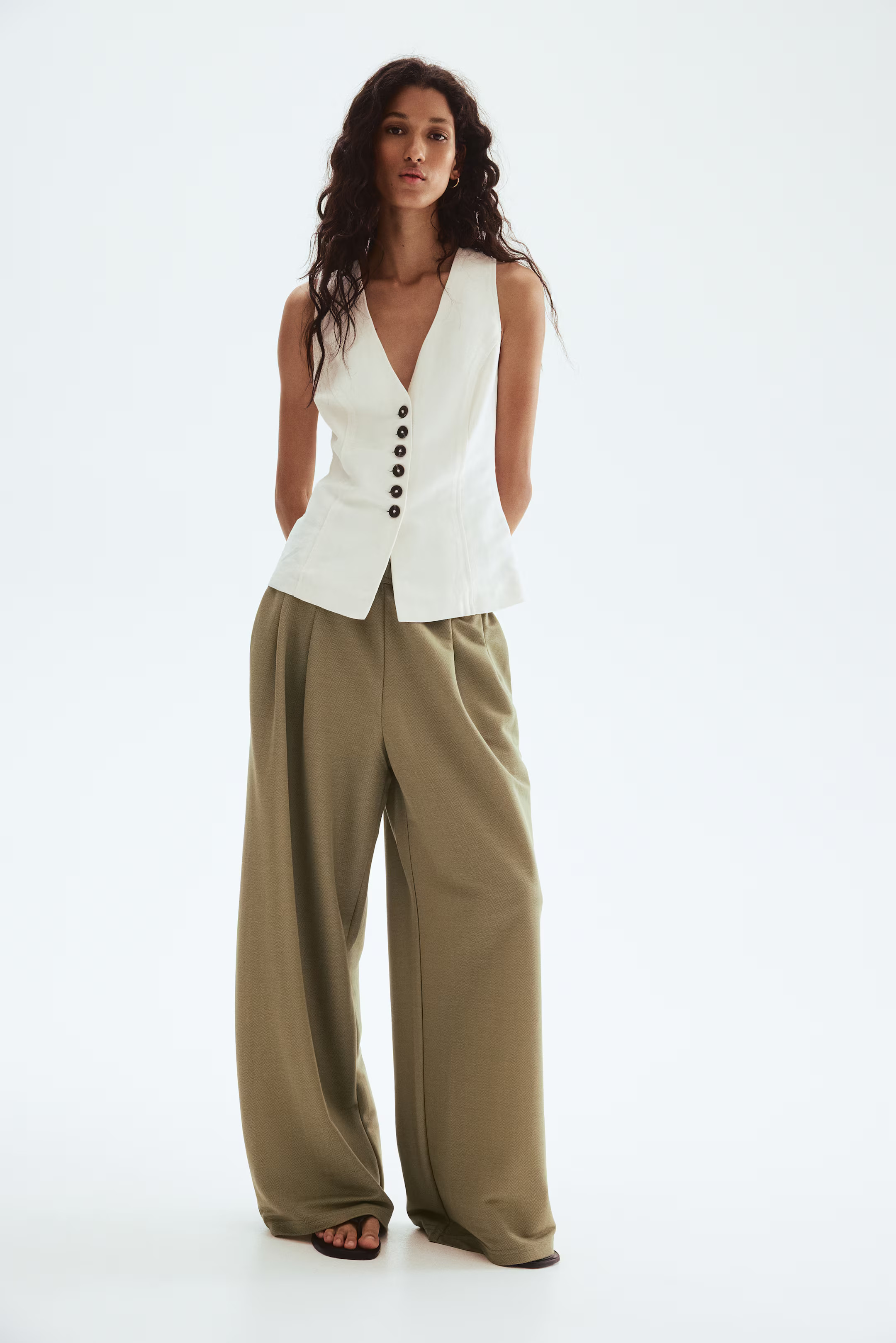 Pull-on trousers - Khaki green - Ladies | H&M GB | H&M (UK, MY, IN, SG, PH, TW, HK)