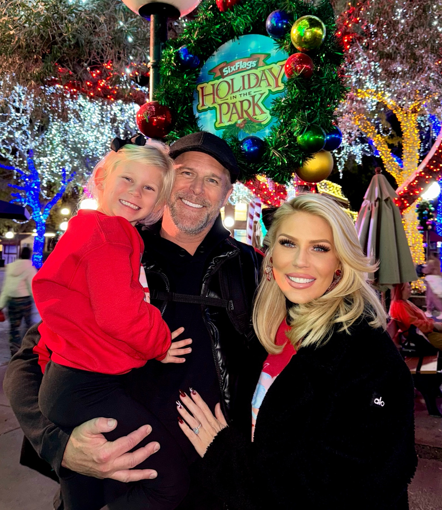 If you are looking for something festive to do with the Family this Holiday Season, then look no further than Six Flags @sixflagsmagicmountain 

We had the best time at their Holiday In The Park Festivities! The whole park was lit up with beautiful decor and Christmas lights that were just magical! We explored Santa’s workshop where you could take pictures with Santa & Mrs. Claus. We crafted with the elf’s, took a train ride and even cooked s’mores as a family together! 

We enjoyed the epic rides and Skylar at the best time in Bugs Bunny Town! 

We laughed and giggled our whole way through the park! It’s such a fun experience during the Holidays! 

And if you click the link below you can grab your tickets! I’ve also linked my outfit details there for you to shop! 

Happy Holidays Everyone! 🎄❤️

@sixflags, #Sixflags #Holidayinthepark, #ad, #Sixflagsholidayinthepark @shop.ltk #liketkit 

#LTKSeasonal #LTKHoliday #LTKFindsUnder50