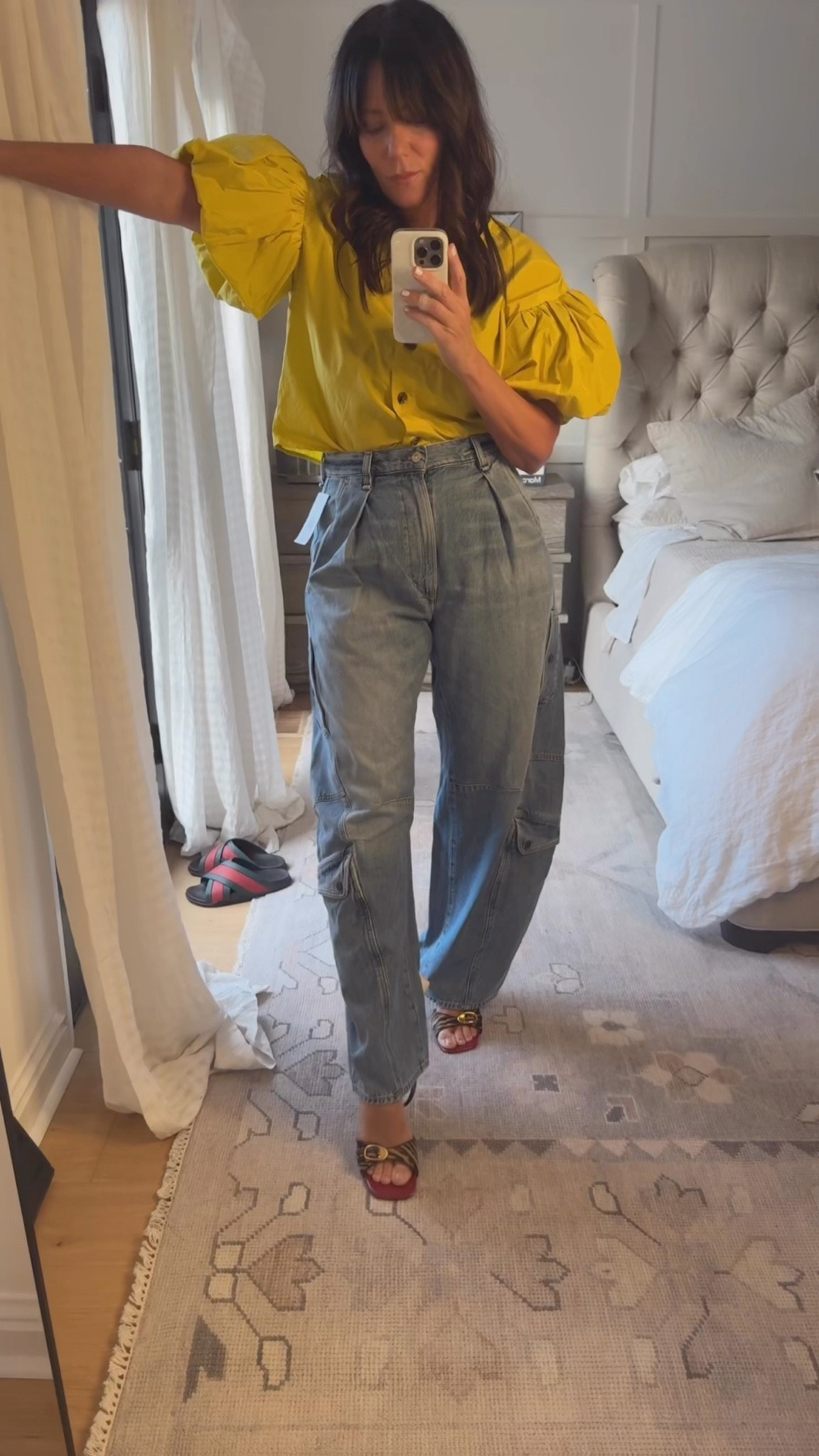 Love these jeans but can’t they left the sensor on 🙈
They run tts! 
Wearing my regular 28 size 

#LTKTravel #LTKWorkwear #LTKOver40