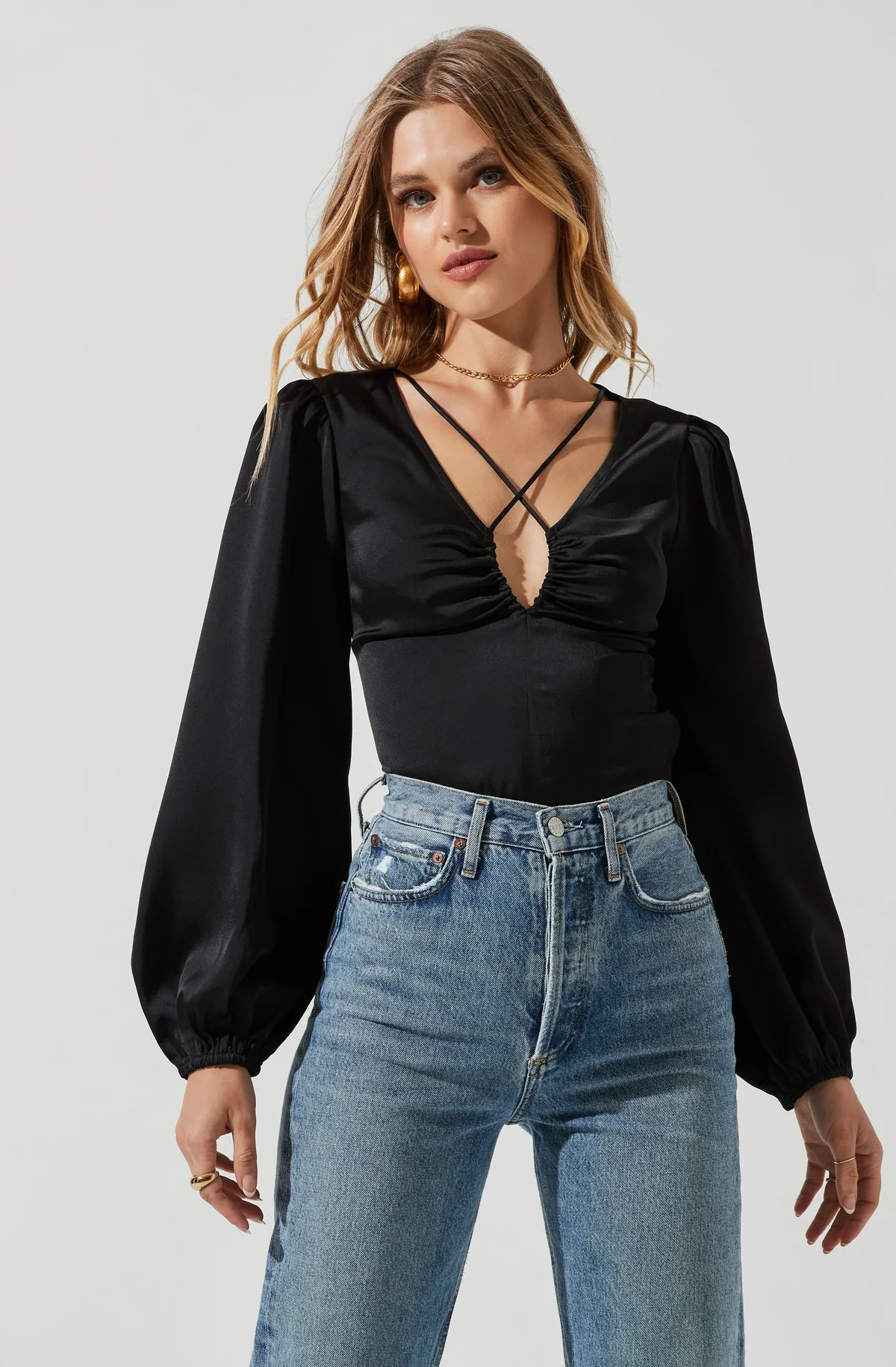 Key Hole Cutout Long Sleeve Top | ASTR The Label (US)
