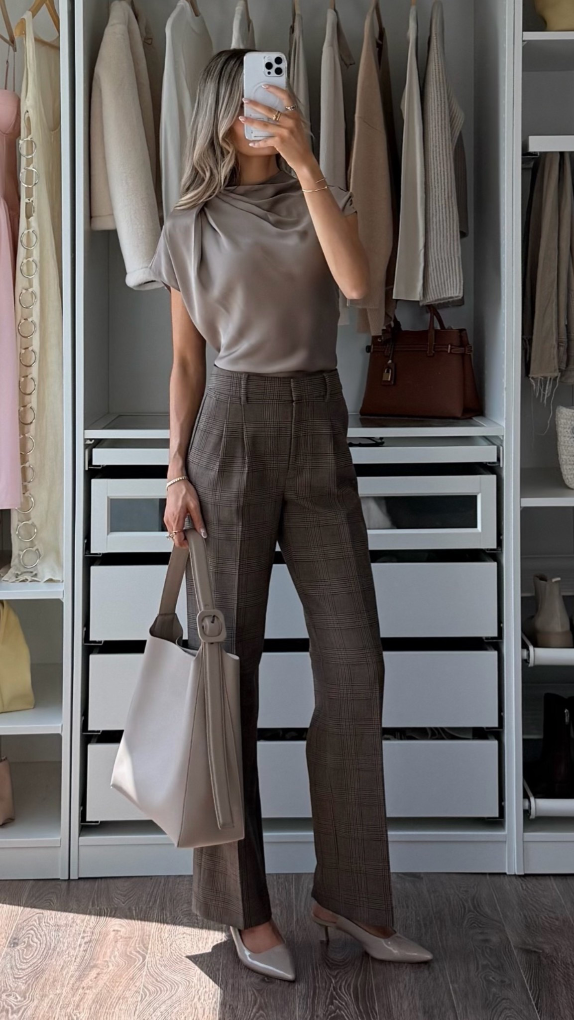 @Aritzia corporate business casual outfit

#LTKWorkwear