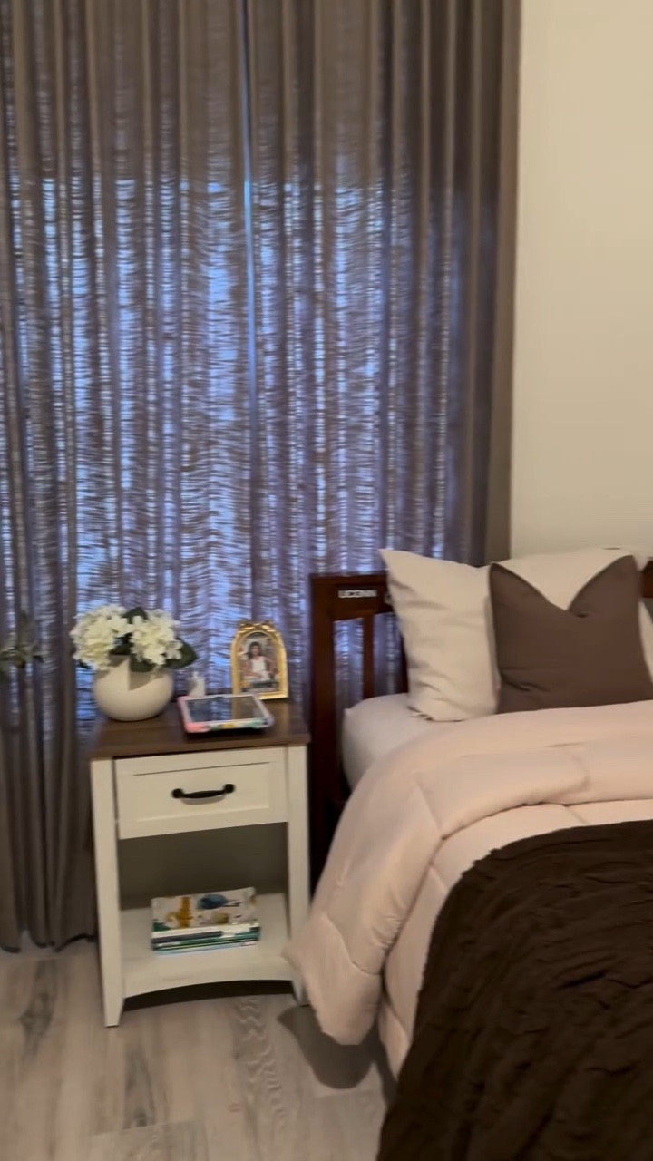 This nightstand is not only beautiful but also super practical: a drawer, open storage, and a built-in charging station.
Perfect for keeping everything organized and within reach—without sacrificing style.

#livingroom #decoration #room #nightstand #inspiration