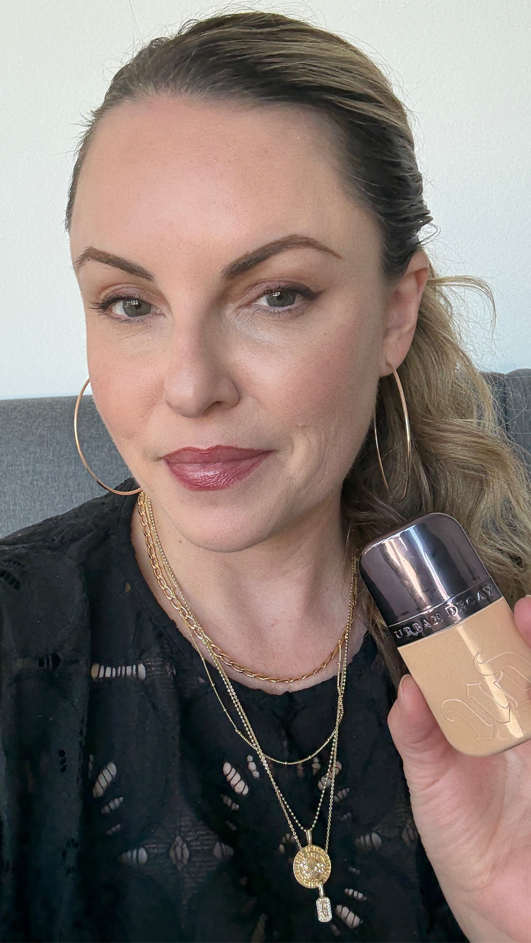 Foundation Friday find 🤍

Testing the Urban Decay Face Bond Foundation (shade 5) and this could easily be a holy grail for combo to oily skin but what surprised me most is how skin-like it looks even on normal areas.

Medium to fuller coverage
Natural, perfected finish
No heavy or cakey feel

This is one of those foundations where technique matters just as much as the product. Applied right, it looks smooth, fresh, and wearable all day.

#LTKBeauty #LTKOver40 #LTKgrwm