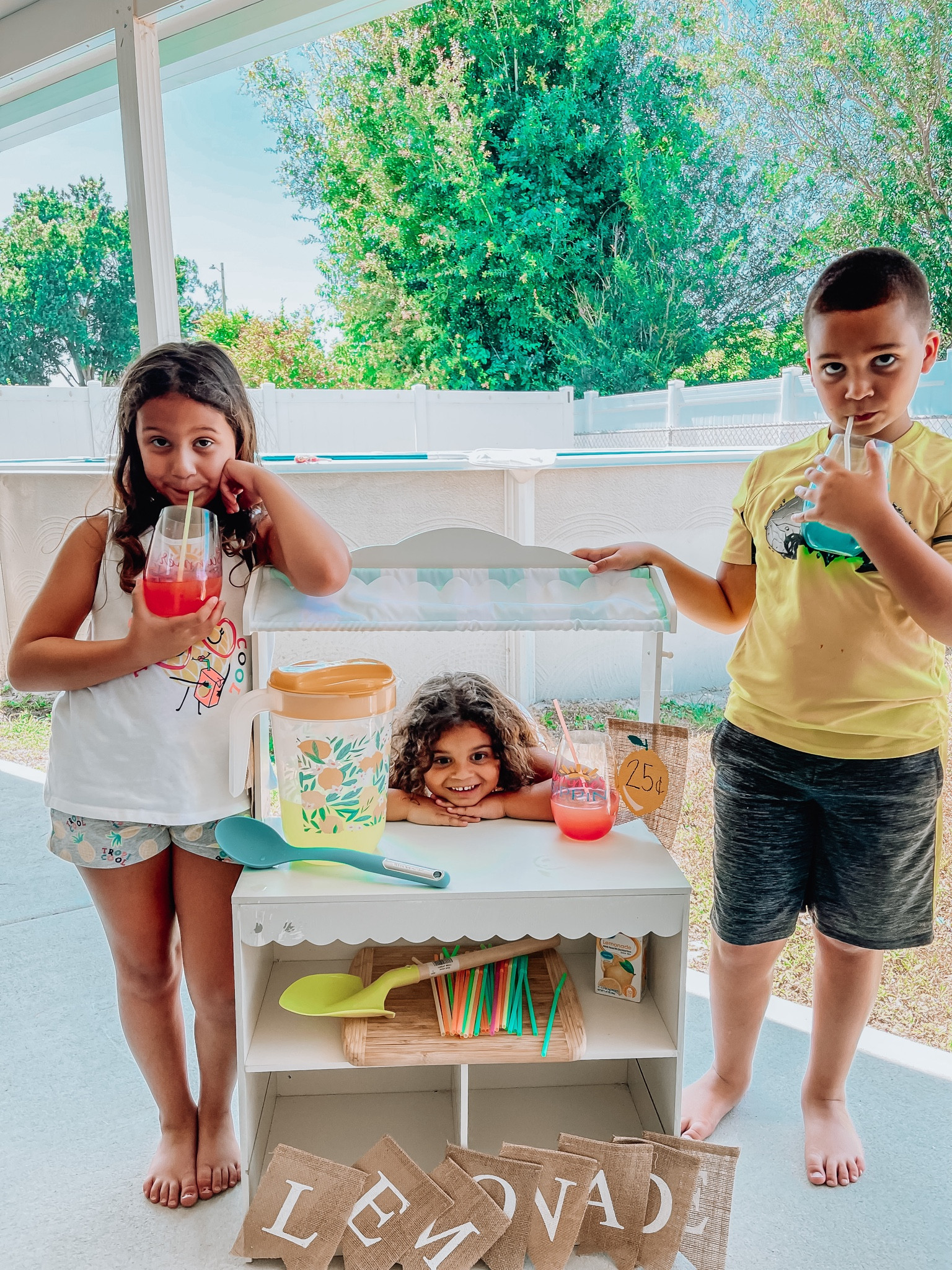 Kids Lemonade/Desert stand! Perfect for summer days!

Lemonade stand l desert stand l summer l summer ideas for kids l playtime 

#LTKFindsUnder100 #LTKKids