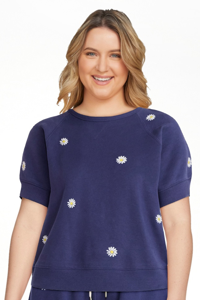 Free Assembly Women's Raglan Sweatshirt with Short Sleeves, Sizes XS-XXL | Walmart (US)