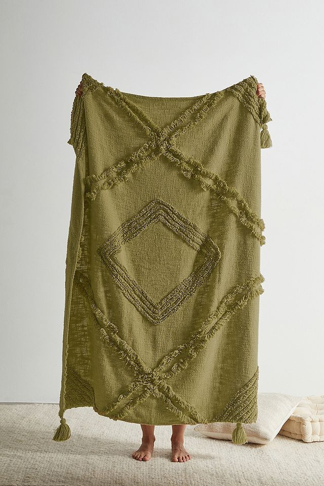 Aden Sage Tufted Throw Blanket | Urban Outfitters (EU)
