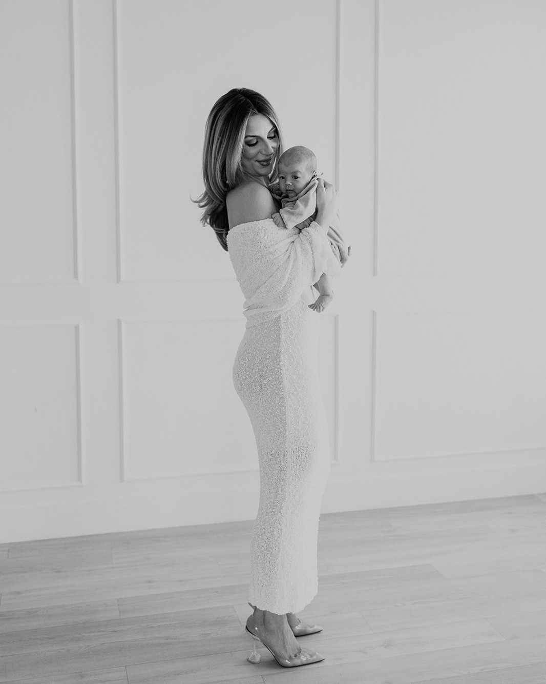 first family photos + first baby blow out (notice the outfit change!!!) 

Momma: Meshki, Amina Muaddi, Cult Gaia
Baby G: Rylee + Cru, Fendi


#LTKmomlife #LTKBaby #LTKHoliday