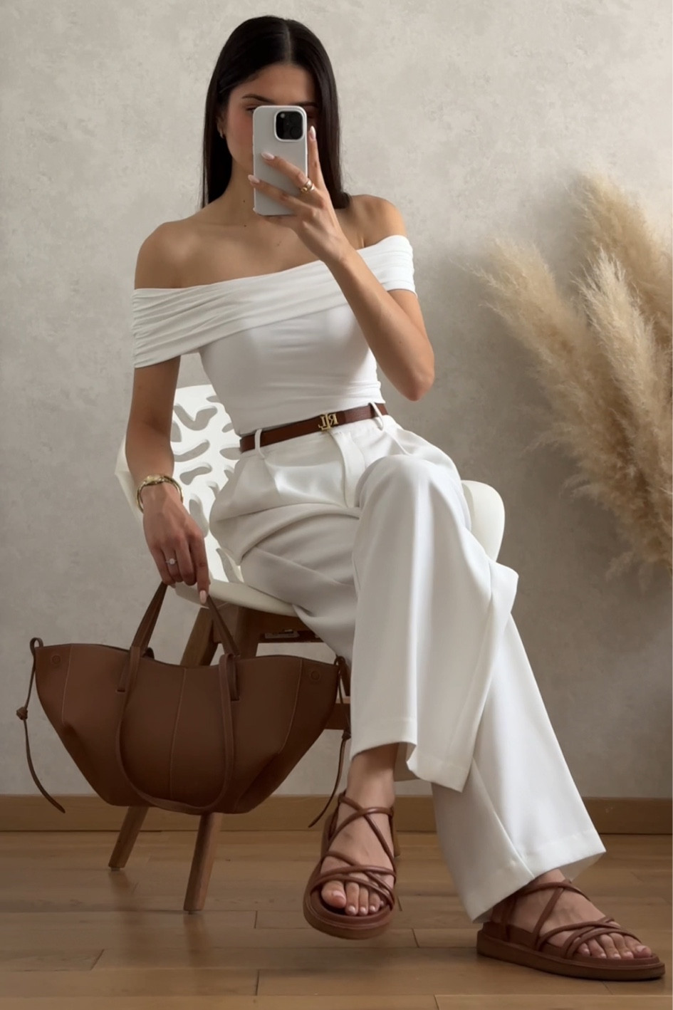 #whitetrousers #minimaloutfit #outfitinspo #outfitideas #ootd #summeroutfit 

#LTKmodest #LTKstyletip #LTKworkwear