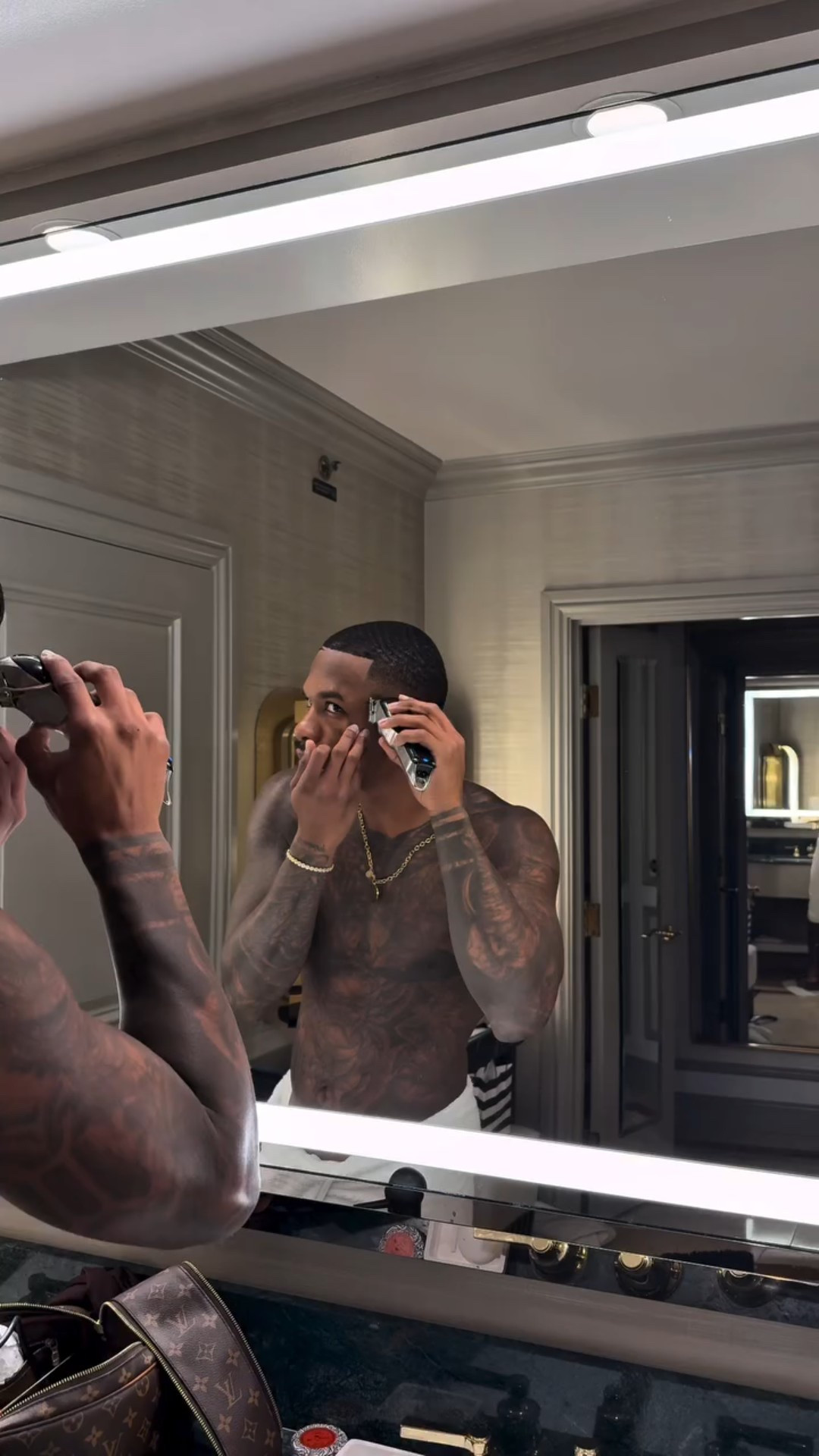 Free cuts for life! No need to panic when you are your own barber 🙌🏾