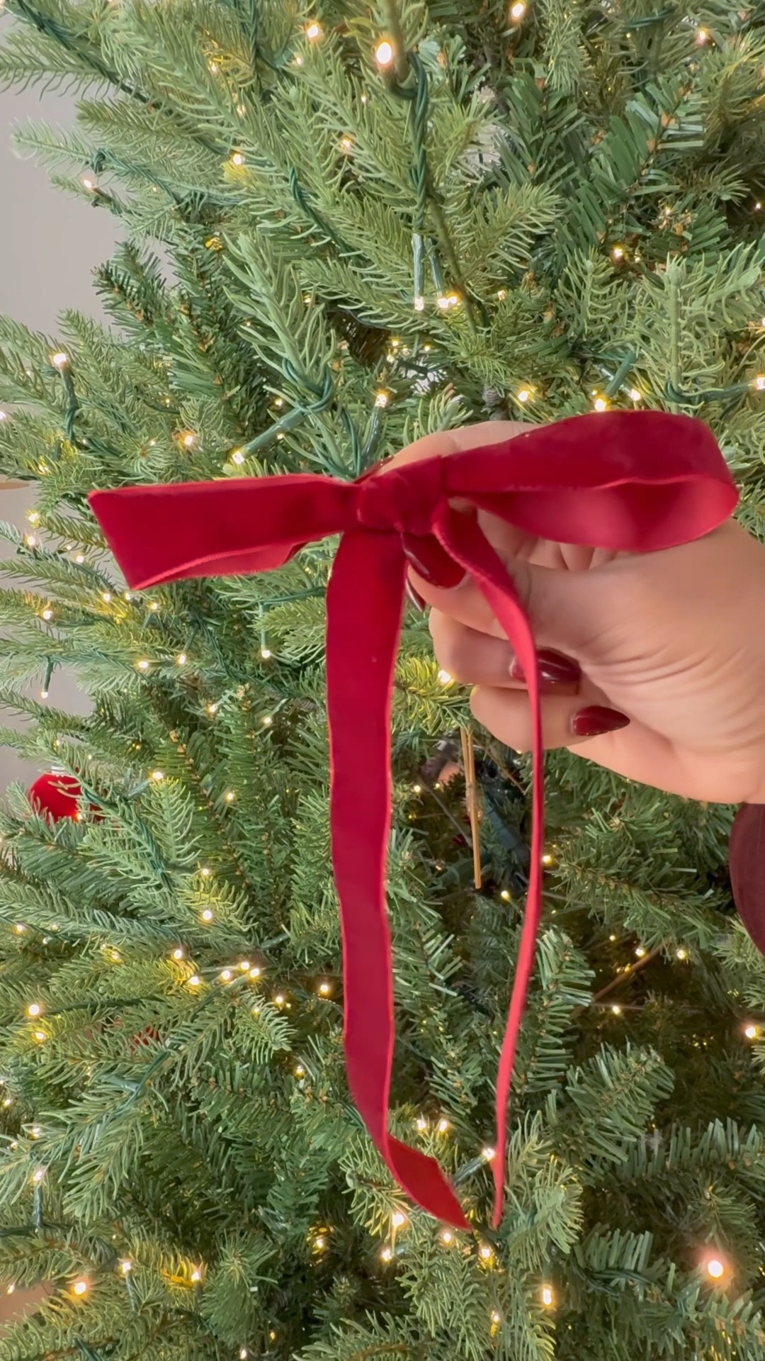 Easy way to tie a bow 

#LTKcanada #LTKhome #LTKholiday