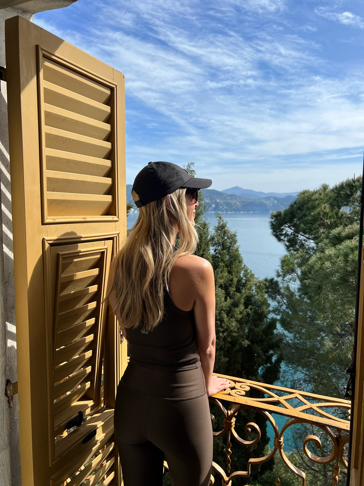 My Alo espresso brown outfit while we hiked the Brown Castle in Portofino, felt appropriate 🤎

Workout Clothes
Alo sets
Travel attiree

#LTKtravel #LTKfitness

#LTKActive