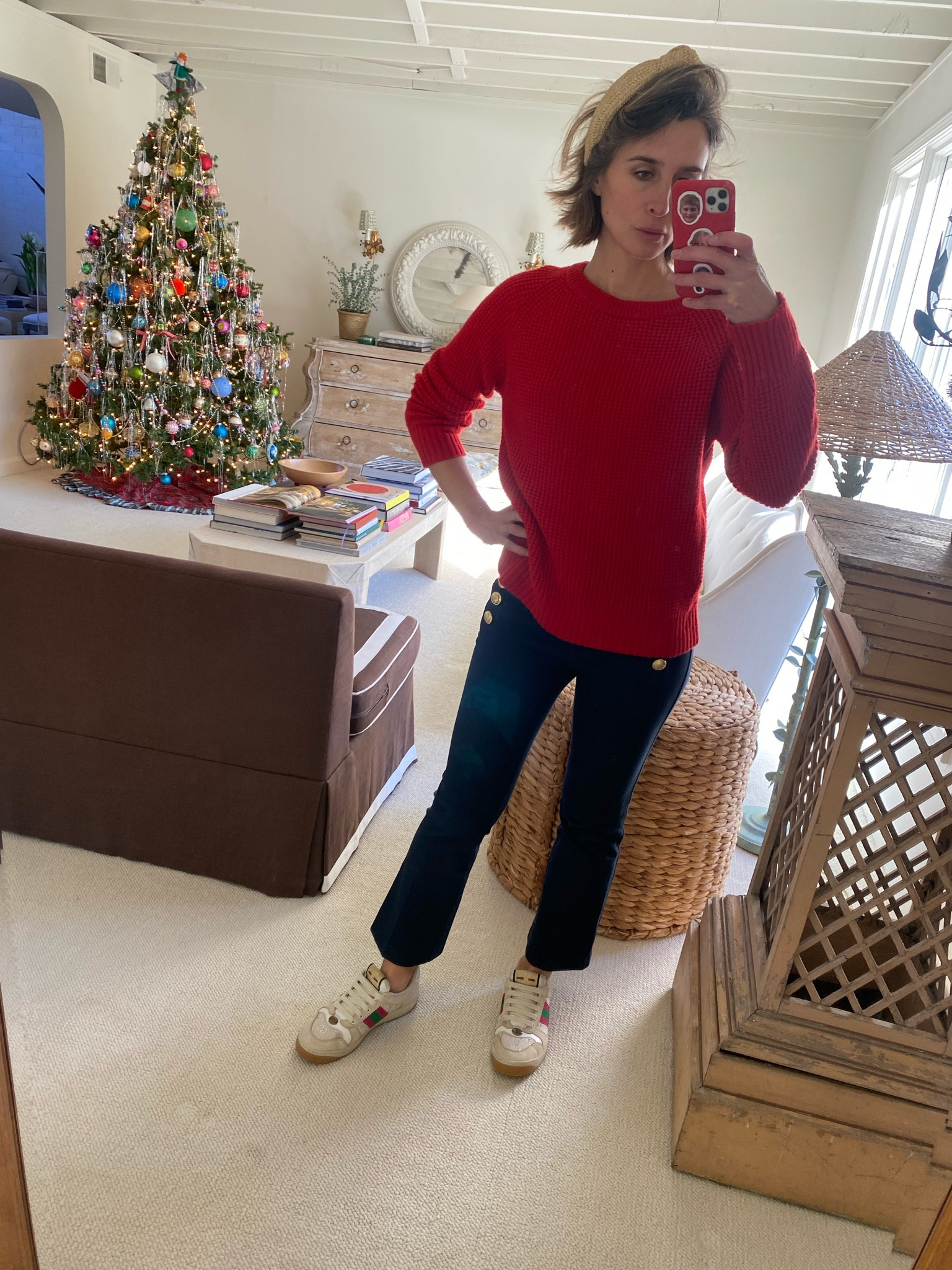Favorite jeans 

And yes my Christmas tree is still up and I think I might leave it up for the month because it brightens my day 

 

#LTKworkwear #LTKsalealert