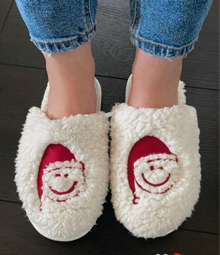 Slippers,Santa,target, holiday shoes,holiday outfit, cozy outfit, target finds, smile face

#LTKHoliday #LTKSeasonal #LTKhome