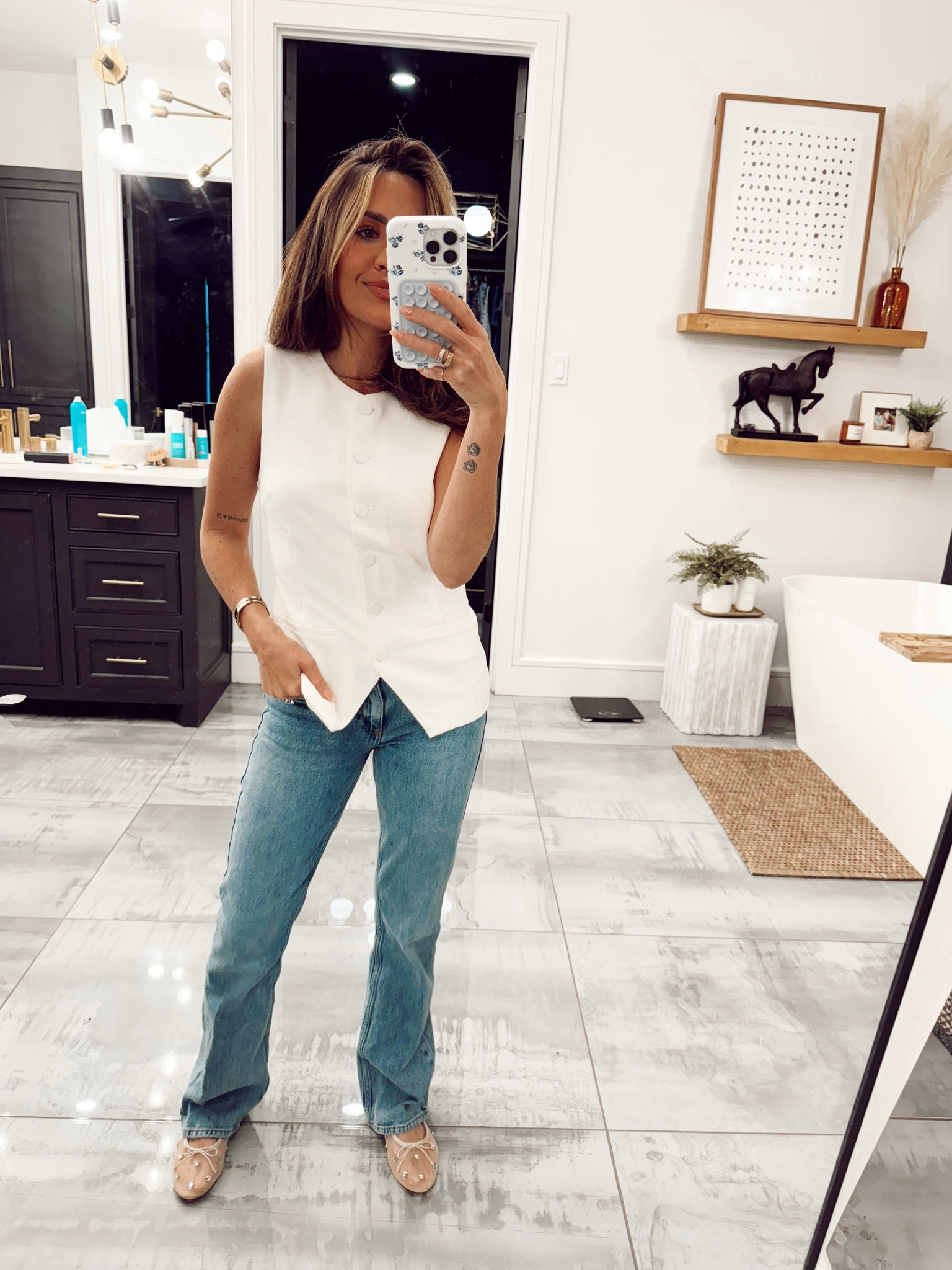 Abercrombie top, rag & bone jeans and these cute embellished flats 

#LTKfindsunder100 #LTKstyletip #LTKfindsunder50