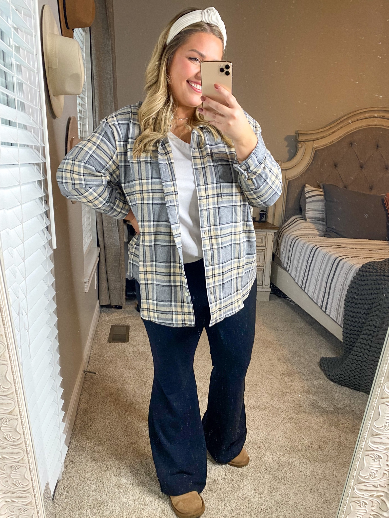 Love this old navy boyfriend flannel and flare leggings! TTS in XL in both! 

#LTKSeasonal #LTKunder50 #LTKcurves