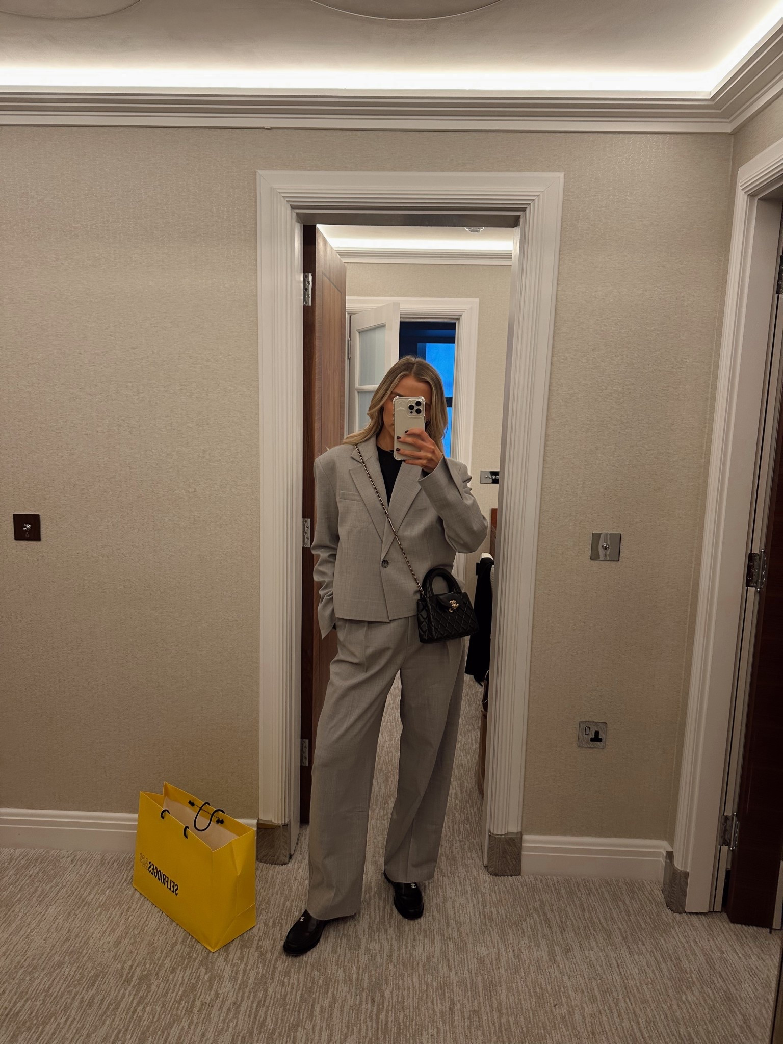 This arket suit 👏🏻 

#LTKdatenight #LTKstyletip #LTKFashionMonth