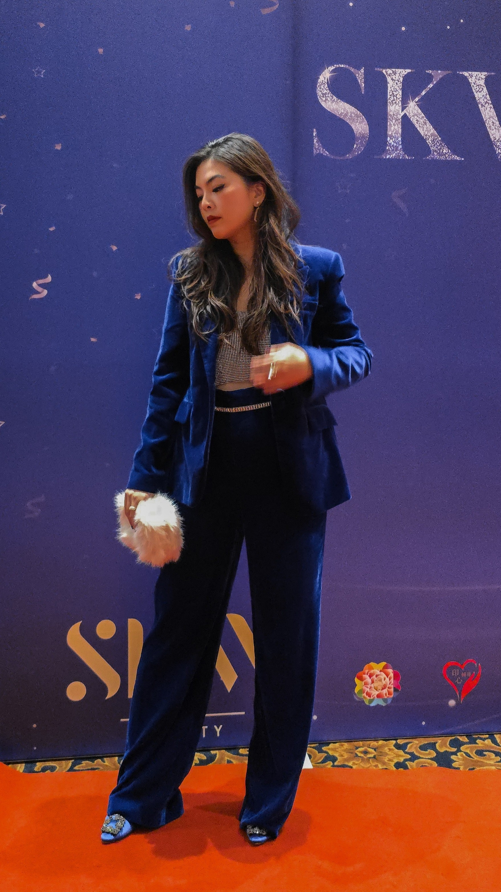 Turning red carpet into blue canvas#ltkootn #ltkcoordset #ltkvelvet

#LTKParties #LTKShoeCrush #LTKOver40