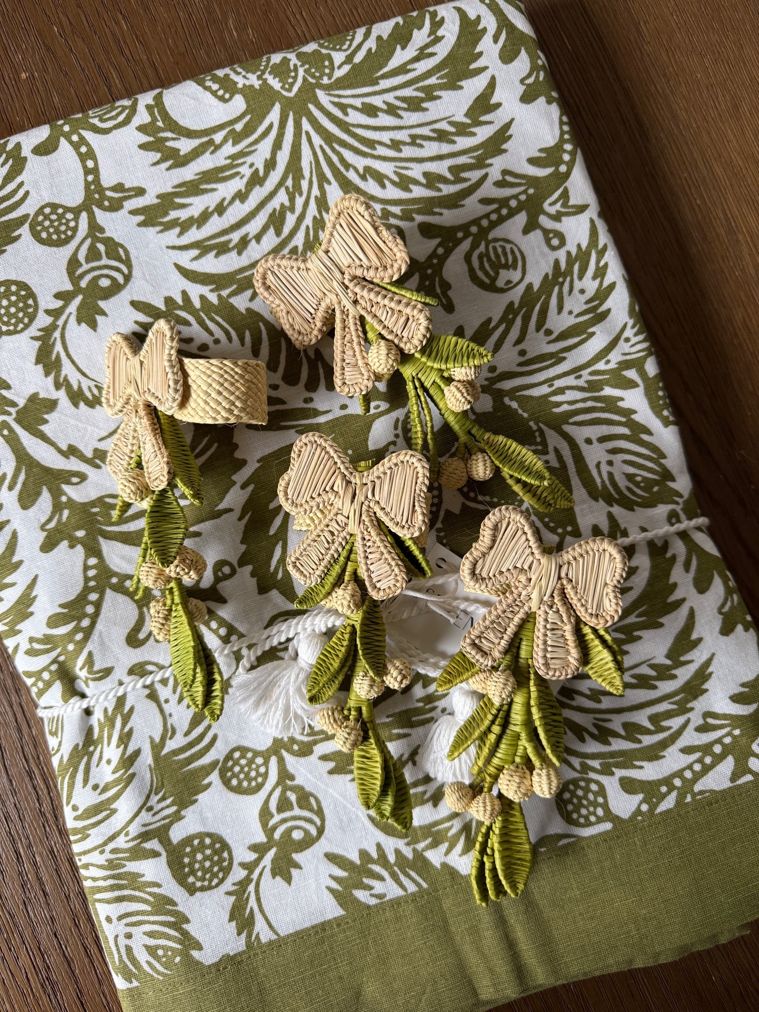 The Serena & Lily sale is so good! Linking a few entertaining and tabletop pieces that I picked up to use for holiday entertaining. Now is the best time to grab these!! 

#LTKSaleAlert #LTKHome #LTKFindsUnder100