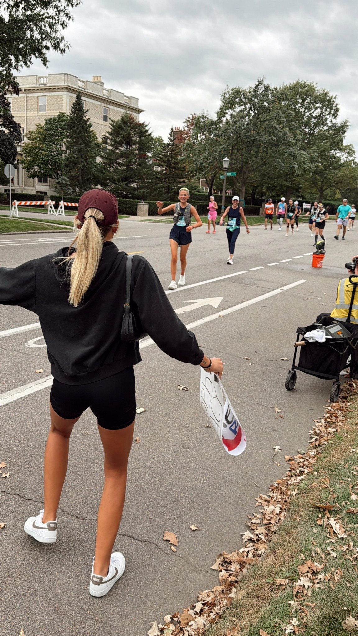 Got to support the athletes of the fam running 26.2 miles today!!!

#LTKTravel #LTKActive #LTKU