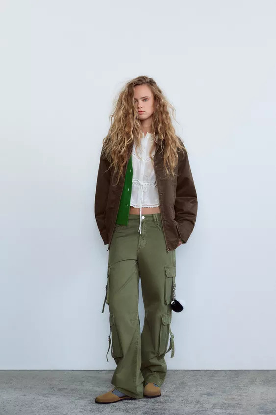 Mid-rise pants with front pockets, and patch pockets at legs and back. Belt loops at waistband an... | Zara US