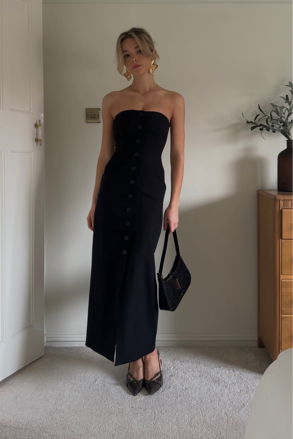 Aligne, Bandeau dress, Mango, slingback heels, DeMellier, black bag, shoulder bag, New Year’s Eve outfit, festive outfit, minimal style, black dress, H&M, COS

LTKFestiveSaleUK #LTKstyletip #LTKSeasonal