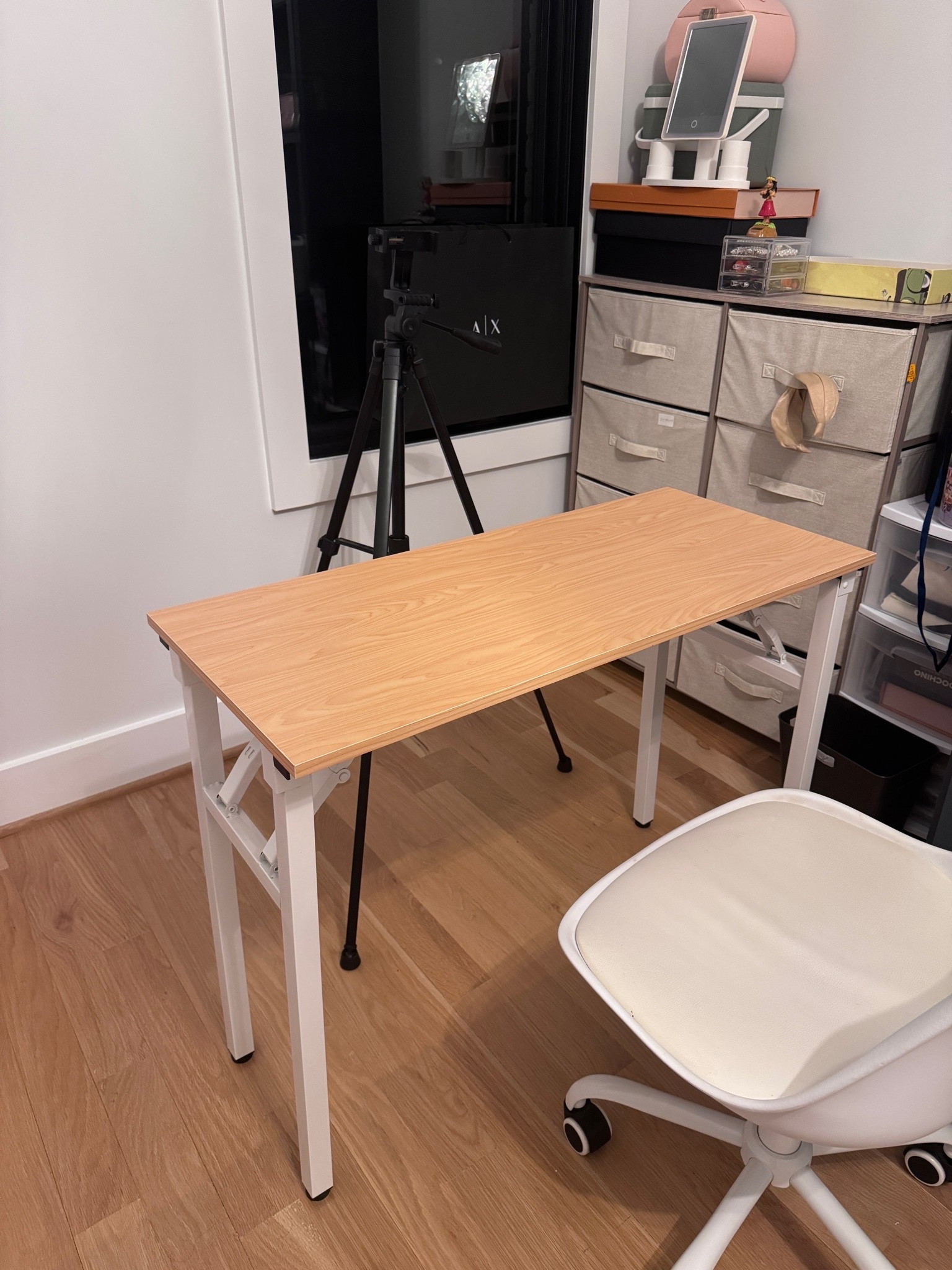 @Amazon finds :) bought this beautiful and simple office / study table thats foldable for my studio space 
https://amzn.to/4y75ey0  only $55

#LTKootd #LTKHome #LTKBeauty