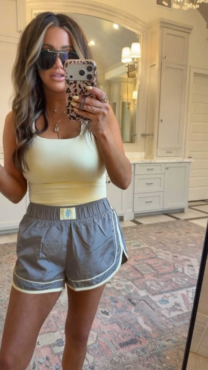 Give me all the butter yellow!!! 

#LTKmomlife #LTKootd #LTKSeasonal