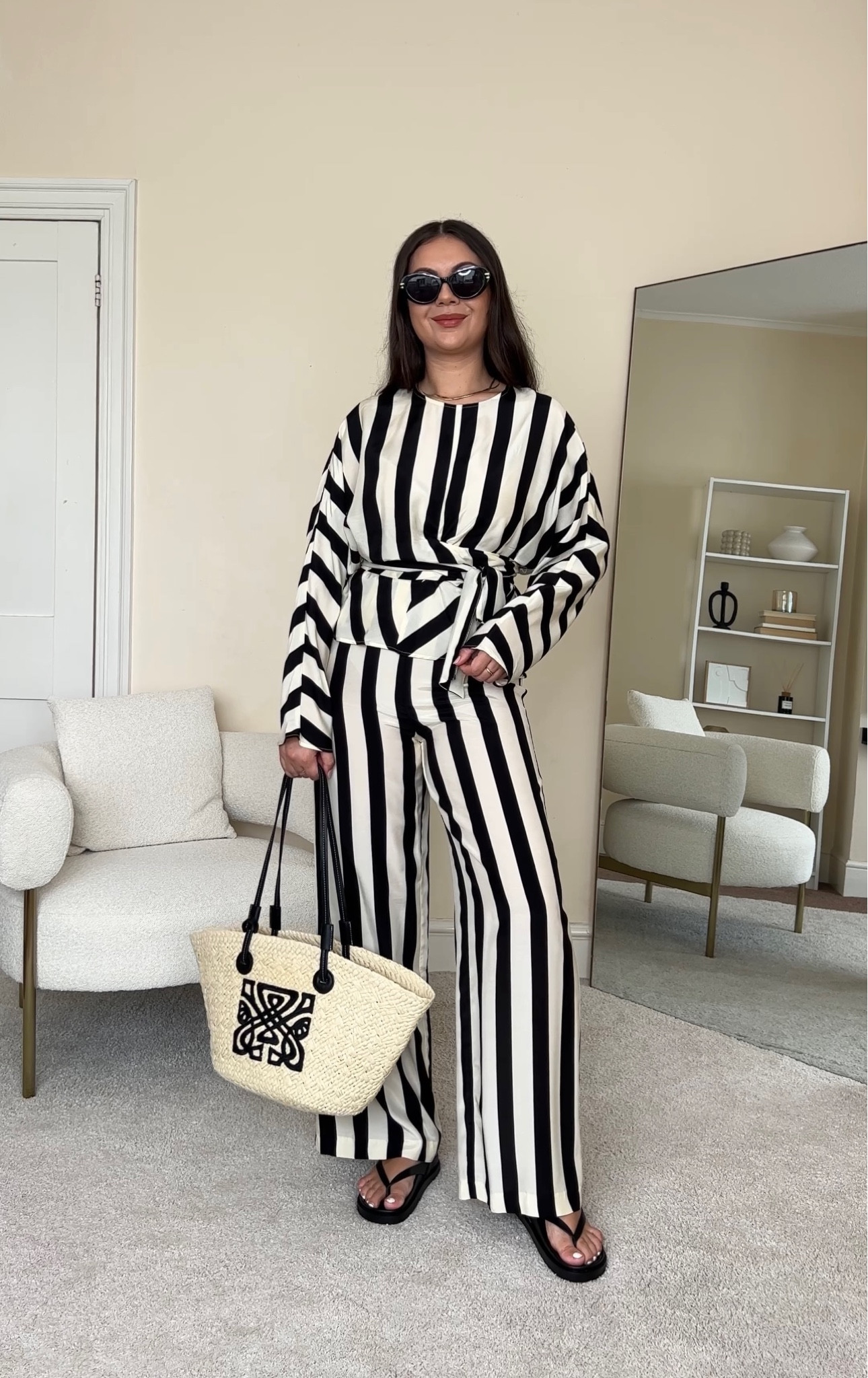 Striped co-ord outfit.
Wearing size M for both blouse and trousers .

#LTKunder50 #LTKeurope #LTKstyletip