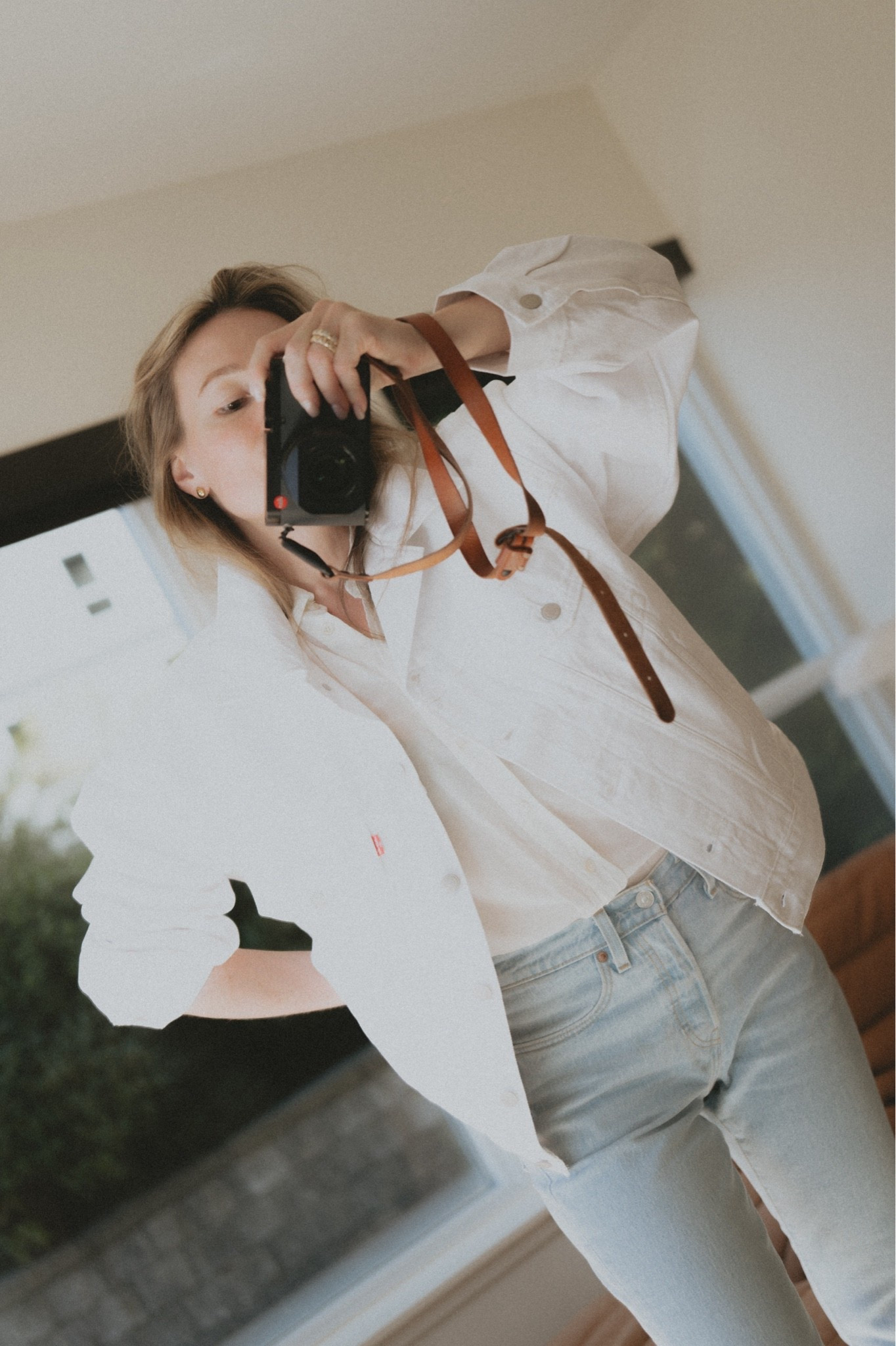 Levi’s 90s Trucker Jacket in tooth fairy white denim 🧥 styled with Buck Mason mainstay shirt & Levi’s 501 jeans in ever afternoon light wash.

#LTKSeasonal #LTKSaleAlert #LTKootd