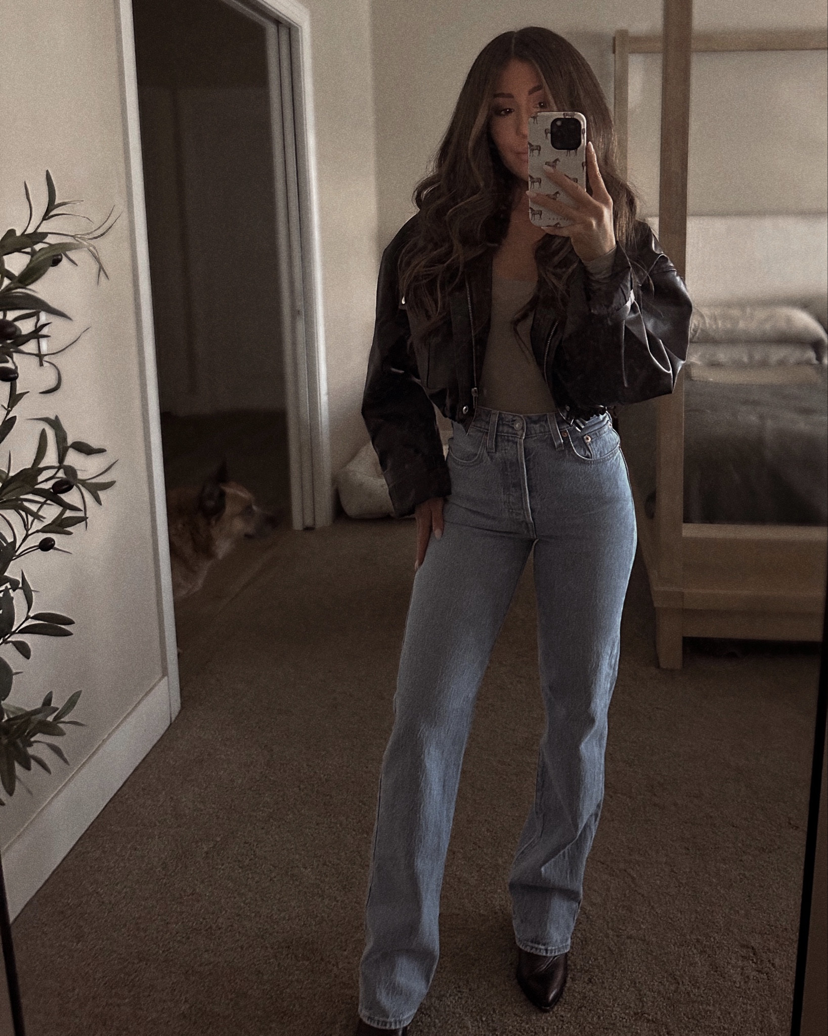 My favorite straight leg jeans! Levi’s never disappoint🤩 Also cutest cropped leather jacket🖤 



#LTKForyou #LTKFashion #LTKWomensfashion #LTKSpringstlye #womensfashion #womensdenim #womensjeans #womensjacket #womensouterwear #styletip #foryou #denim #womensoutfit #womensoutfitinspo #outfitinspo 

#LTKStyleTip #LTKU #LTKFindsUnder100