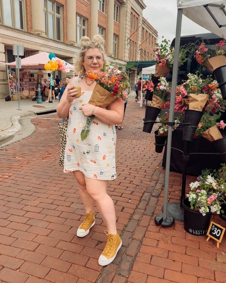 Farmers market fit 💐 my dress is mostly sold out but will hopefully be restocked! Wearing XL in the dress and jumpsuit #midsize #abercrombie