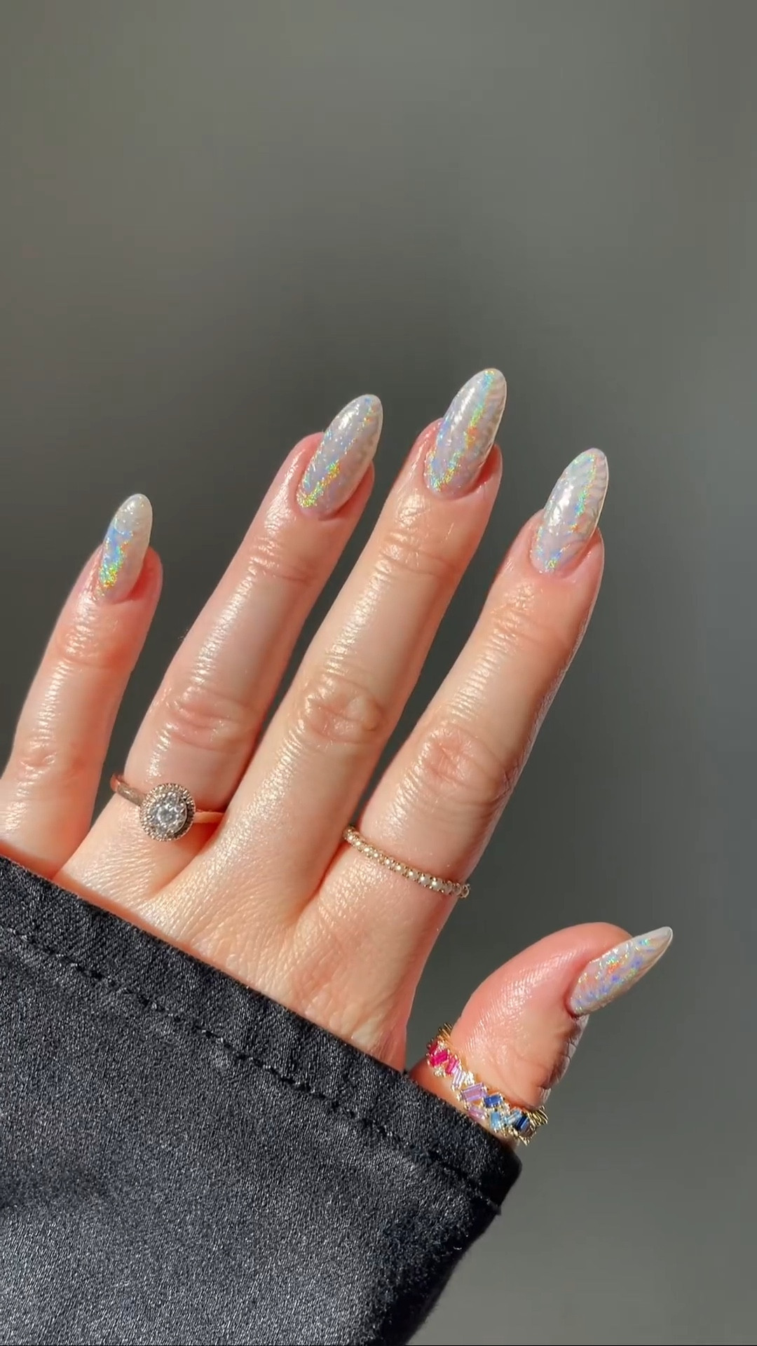 Halloween but make it sparkle 🕸️🕷️🌈🖤

Comment “Cobweb” and I’ll DM you the links 🫶🏼 

#halloweennails #cobweb #nailtutorials #chromenails #nailtrends2023 #holochrome

#LTKHalloween #LTKSeasonal #LTKbeauty