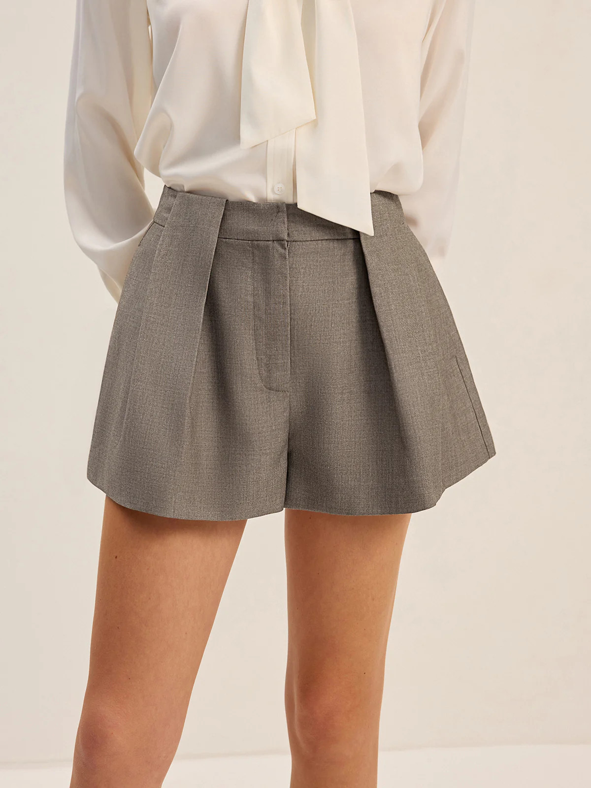 Cotton Blend Pleated Shorts | Commense