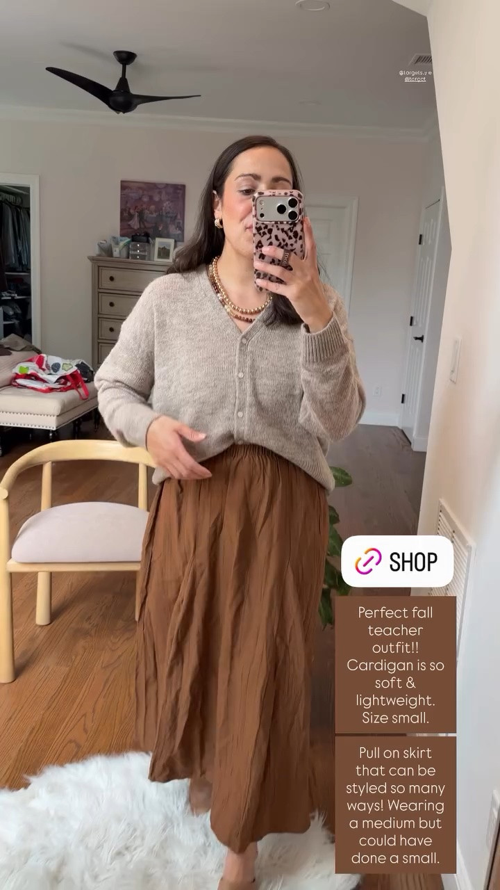@targetstyle @target  Perfect fall teacher outfit!! Cardigan is so soft & lightweight. Size small. 

Pull on skirt that can be styled so many ways! Wearing a medium but could have done a small.