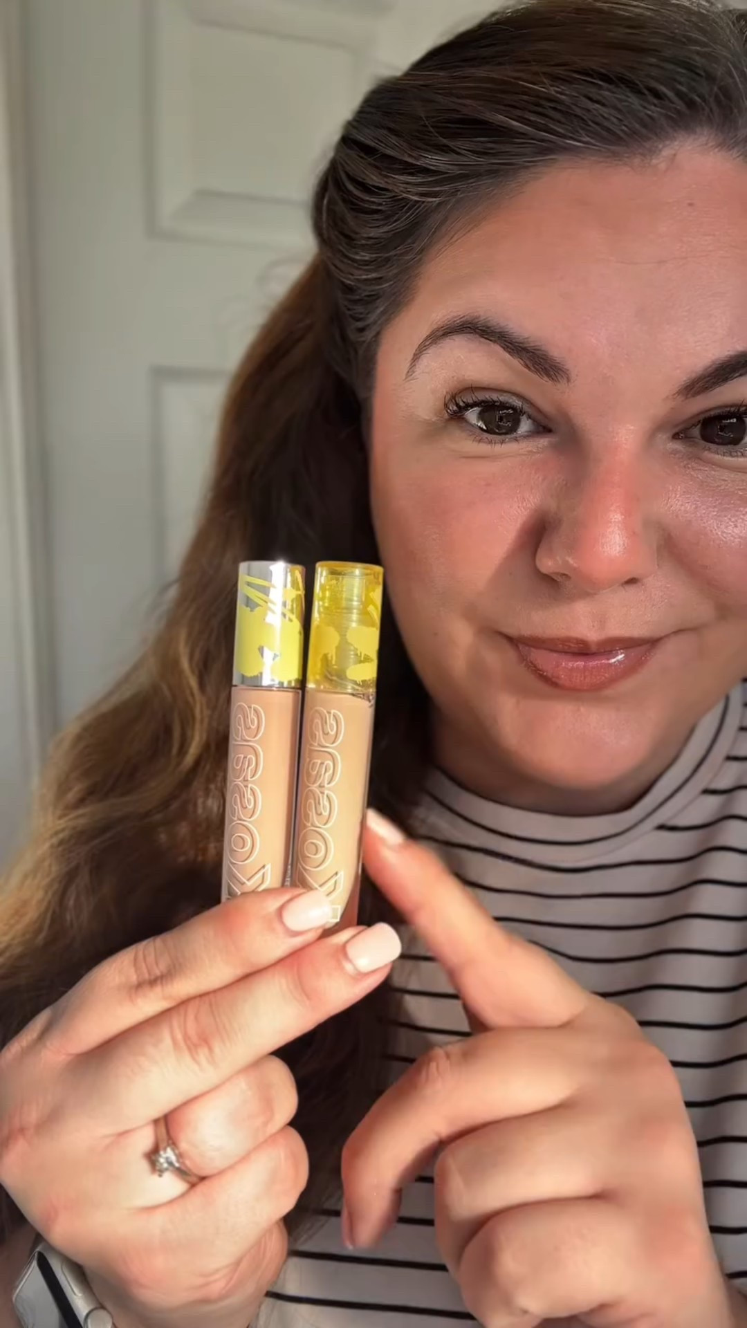 Concealer Hack for Extra Bright Under Eyes ✨

@kosas have launched their Revealer Extra Bright Serum Powered Colour corrector to neutralise and cover dark circles. 

Available in 5 shades to compliment your skin tone 

Layer it with their Revealer Concealer for a flawless finish and brighter under eye. 

Both products are available @spacenk 

I wear shade Illusion paired with 2.5C 

[gifted without obligation]

.
.
.
.

Makeup Hack, Kosas, Concealer Tutorial, UK Makeup, Skincare Makeup, Viral Makeup, Space NK, Makeup Addicts @thefullmontyldn 

#kosas #kosasconcealer #concealertutorial #hydratingconcealer #ukmakeup #makeupover30