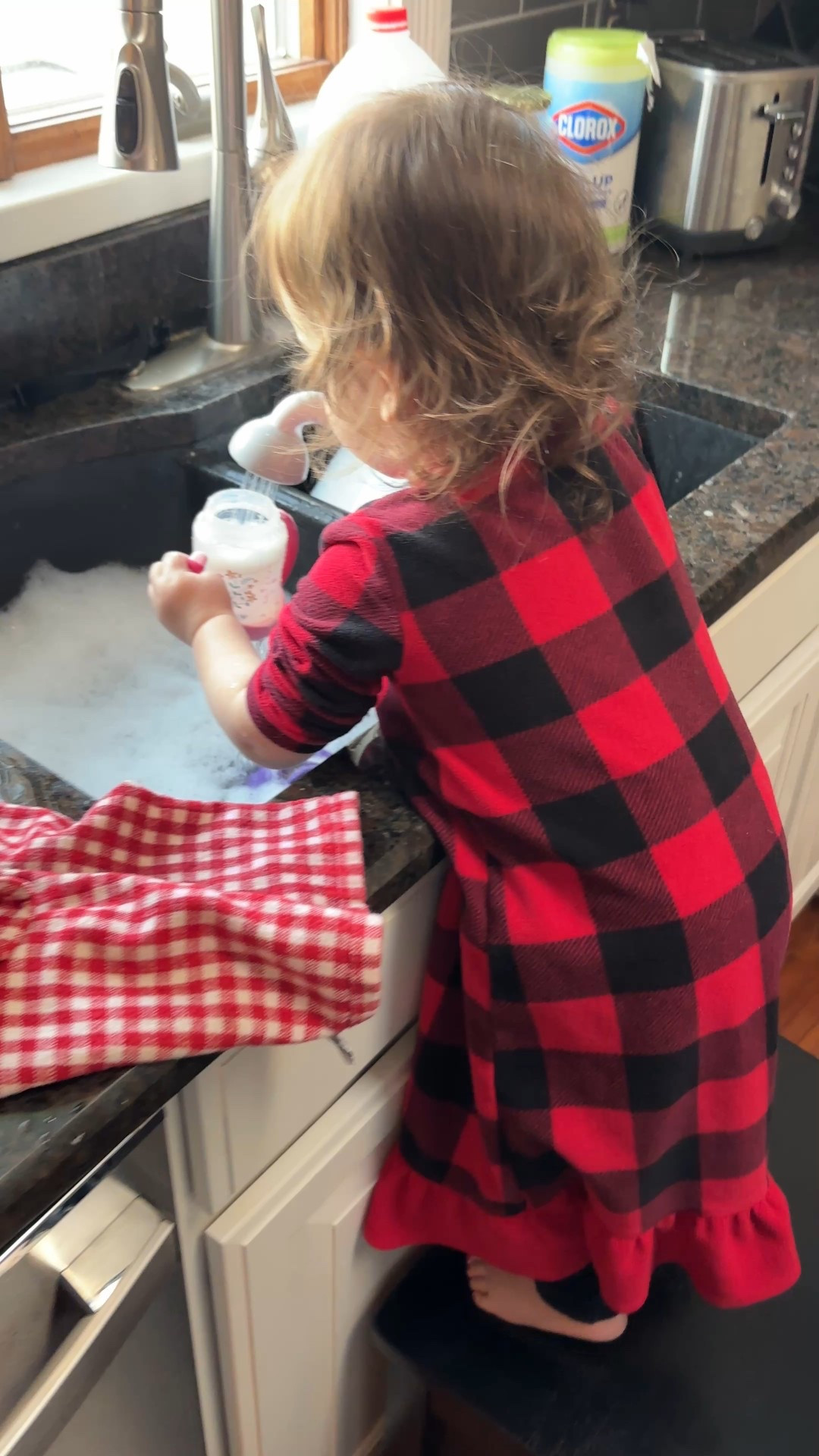 Doing mamas dishes this Christmas morning ❤️

#LTKHoliday #LTKdayinmylife #LTKGiftGuide