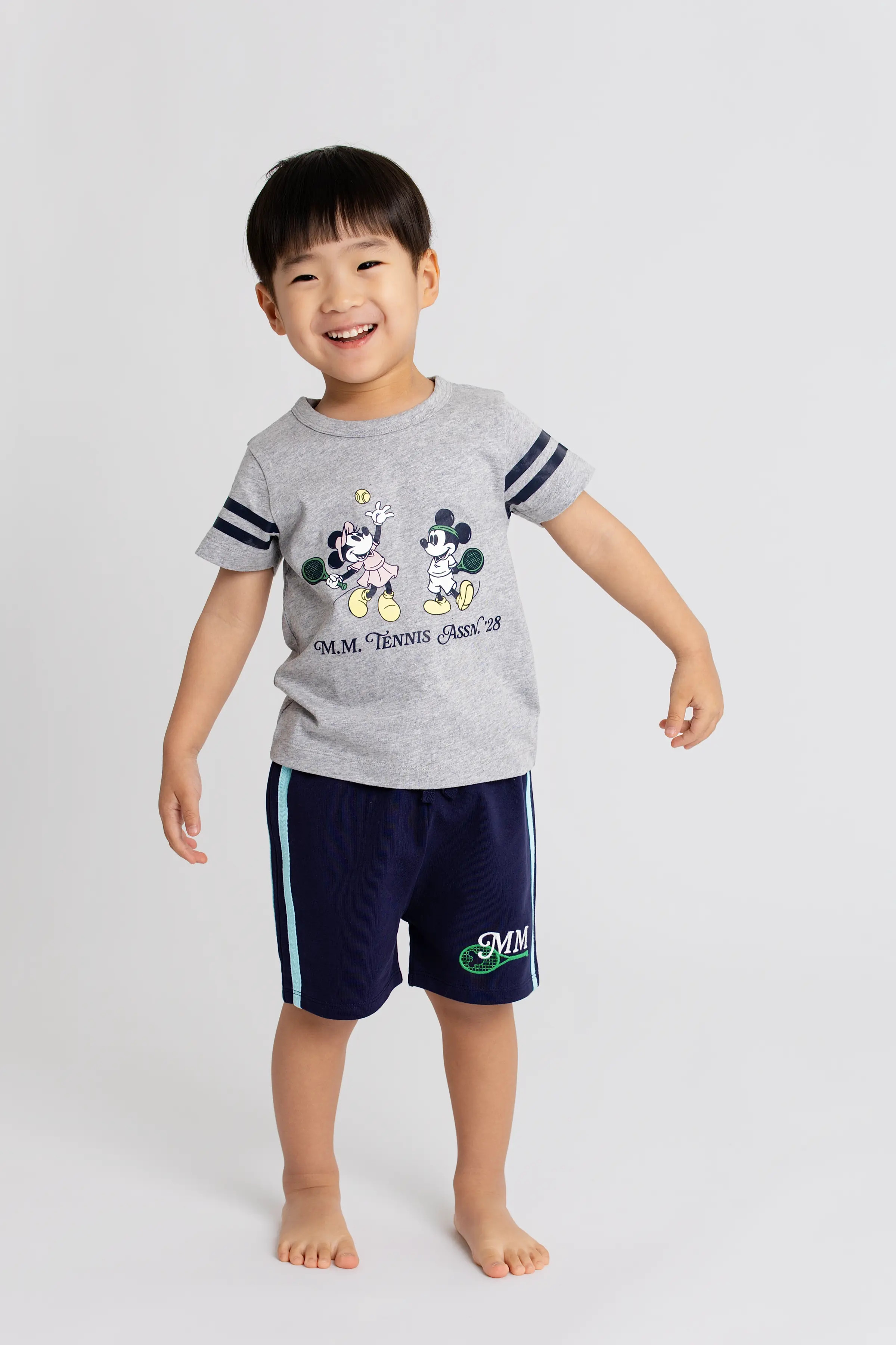 Short Sleeve Crewneck Tee_Disney Mickey + Minnie Mouse Grey | Monica + Andy