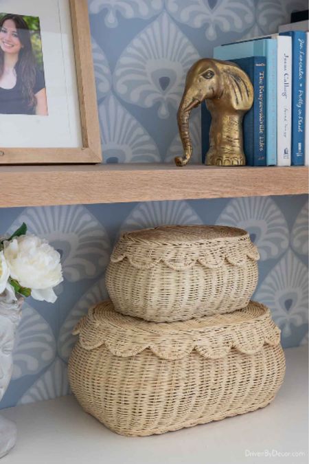 I LOVE these woven scalloped baskets! They’re perfect for stylish storage! 

Living room decorr

#LTKFindsUnder100 #LTKStyleTip #LTKHome