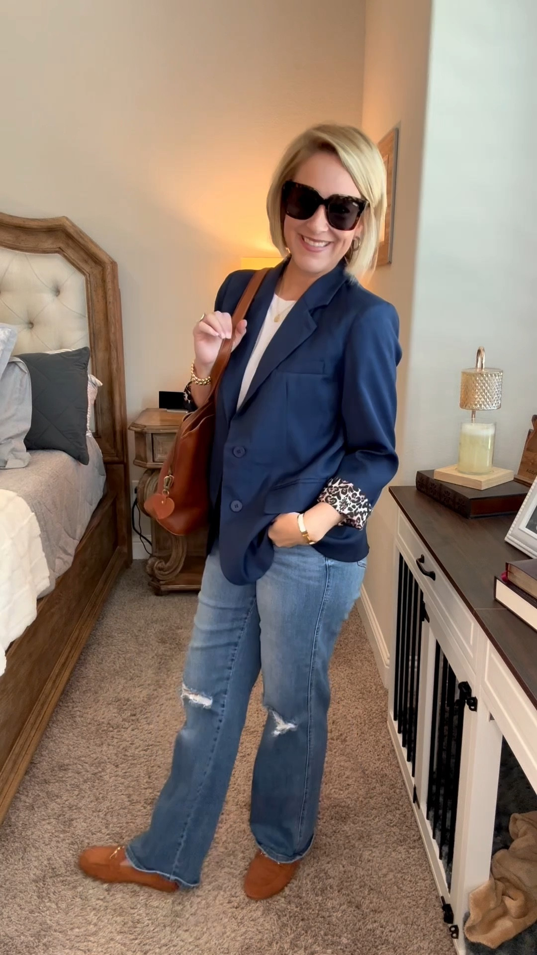 👩🏼‍💼This cute blazer has the most adorable leopard print accent and can be such a great staple piece in your closet. Whether I’m running to a PTA delegate meeting or parent teacher conferences, I can throw this on with anything and look put together. #simplepieces #essentials 



#LTKFindsUnder100 #LTKOver40 #LTKStyleTip