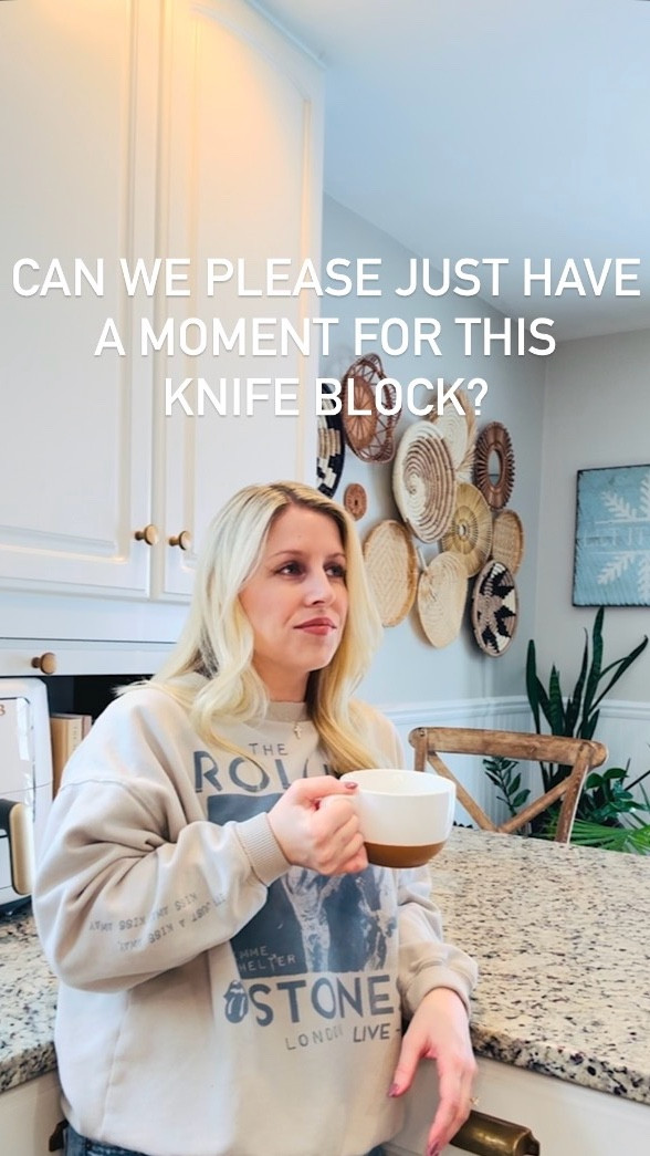 Can we please have a moment for this knife block?? 😌
Because I fully accepted they were all ugly until this one showed up.

It’s a full knife set (yes, knives included) and it’s officially earned a spot on my counter.

#LTKHome #LTKSaleAlert