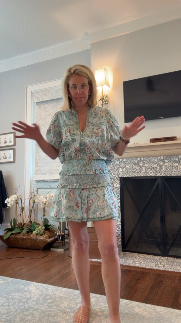 The cutest set from Cleobella! I love that I can wear each piece differently & style it with other things I already own. 
Top  - small (could do an xs)
Skirt - small ( could size up to medium)

*Use code MIXANDMATCH15 at Cleobella