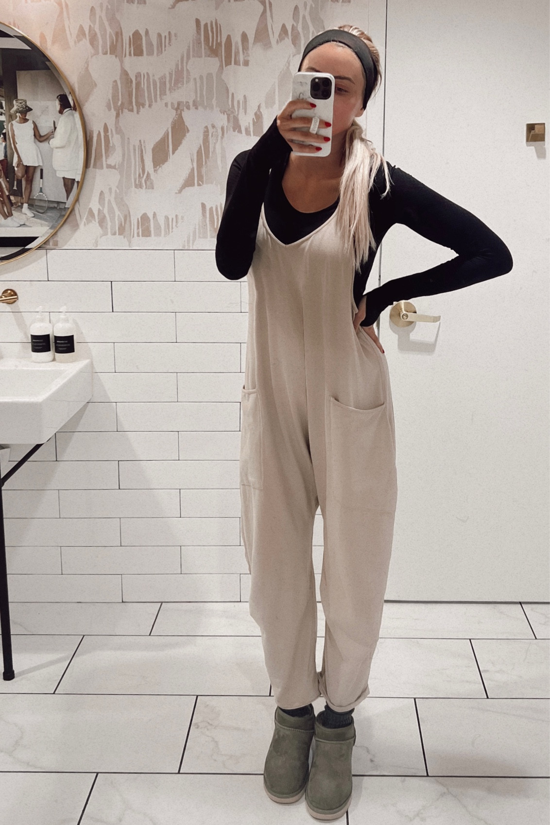 Casual day outfit for errands - second trimester 

#LTKbump #LTKbaby #LTKfit